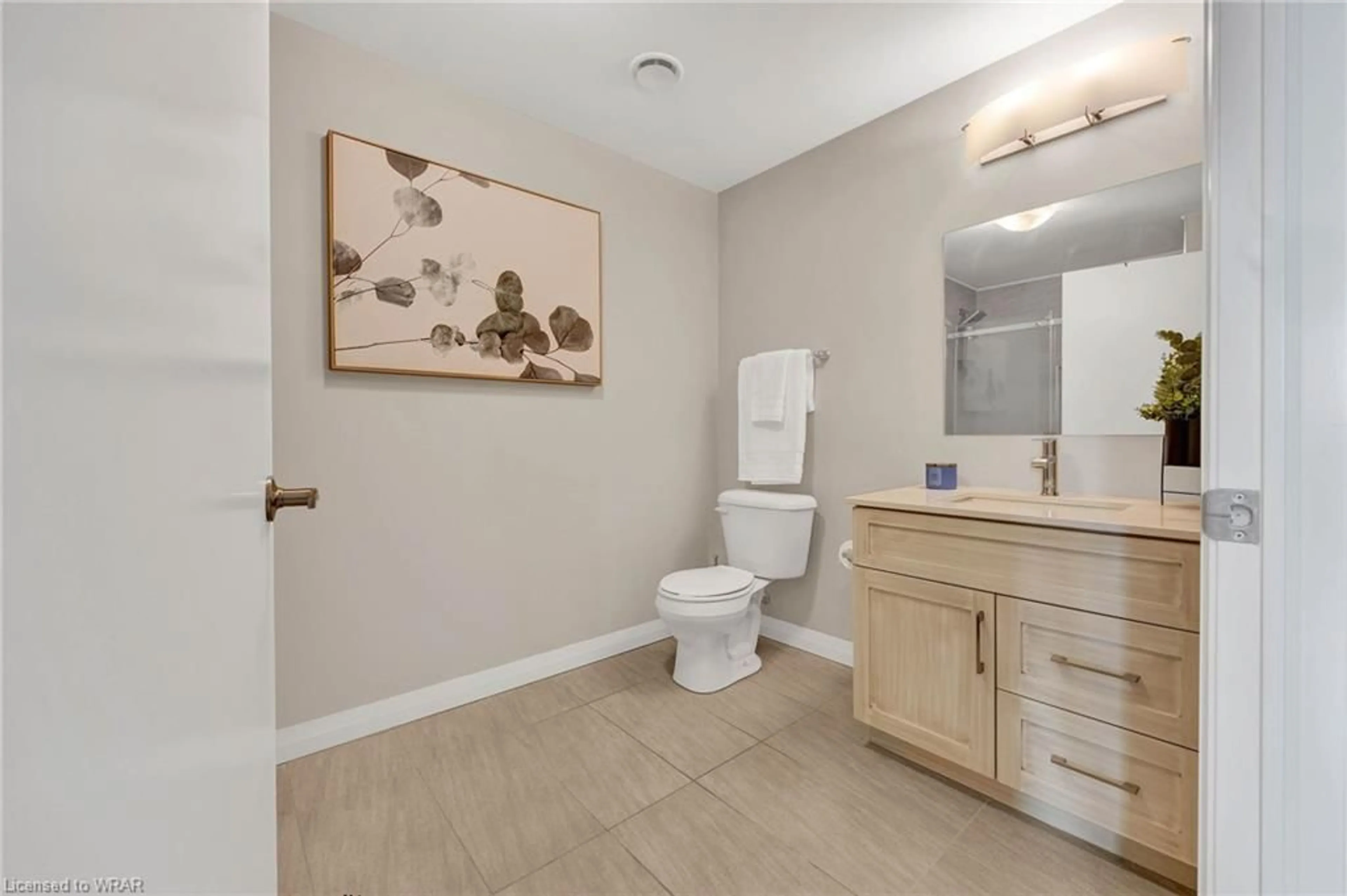 Bathroom, wood floors for 108 Garment St #1803, Kitchener Ontario N2G 0E2