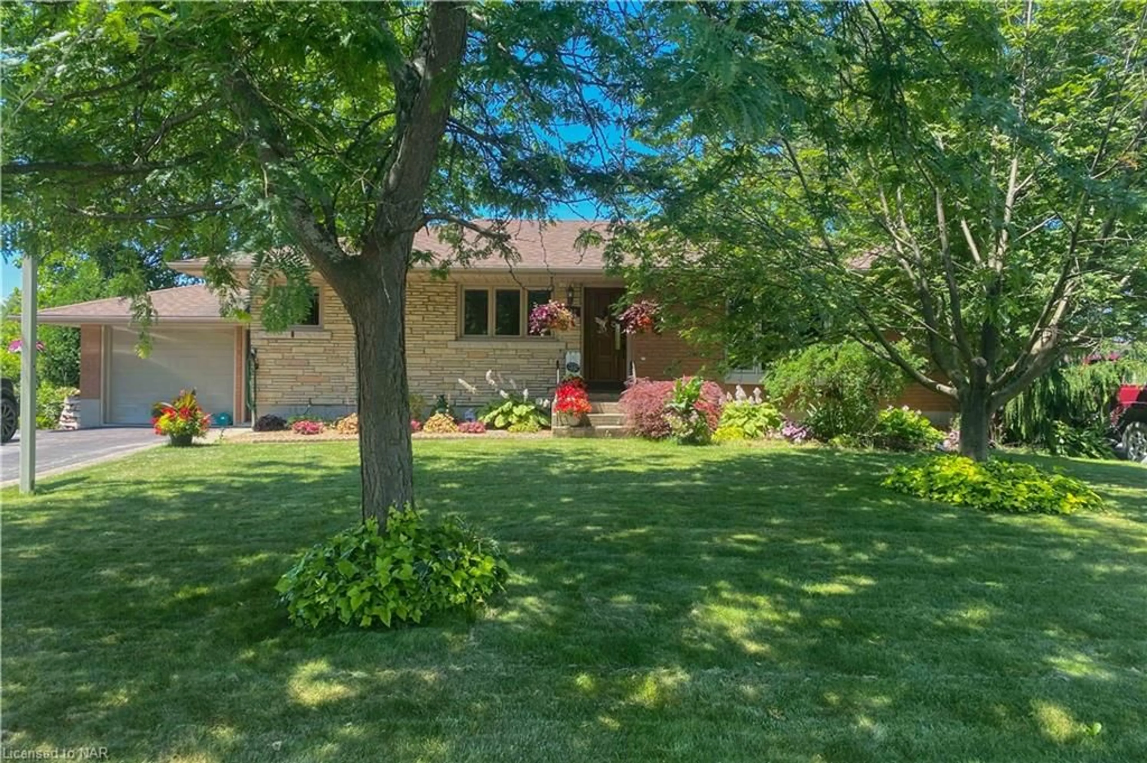 Frontside or backside of a home for 1802 Four Mile Creek Rd, Niagara-on-the-Lake Ontario L0S 1J0