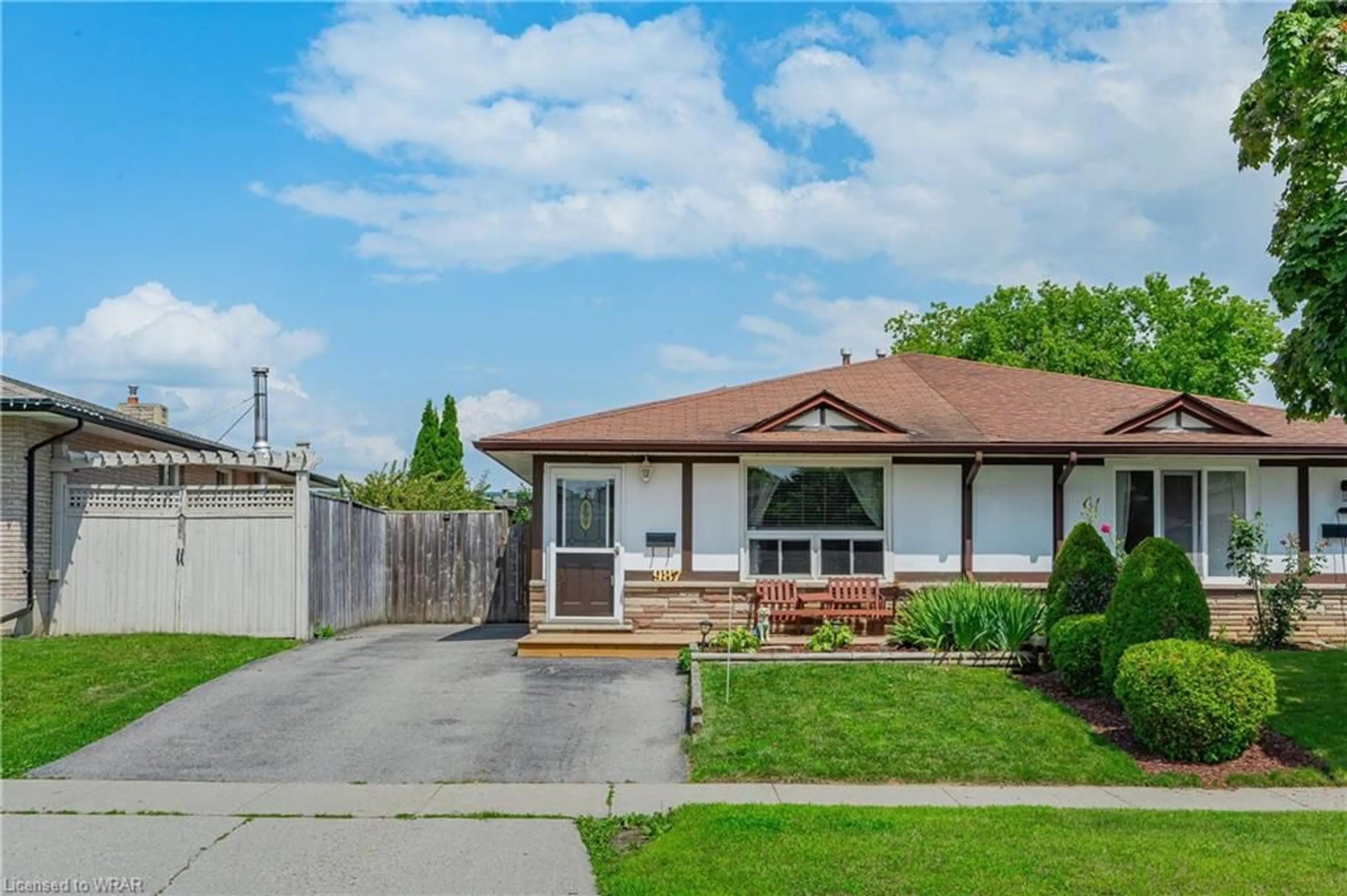 Frontside or backside of a home for 987 Langs Cir, Cambridge Ontario N3H 5E6