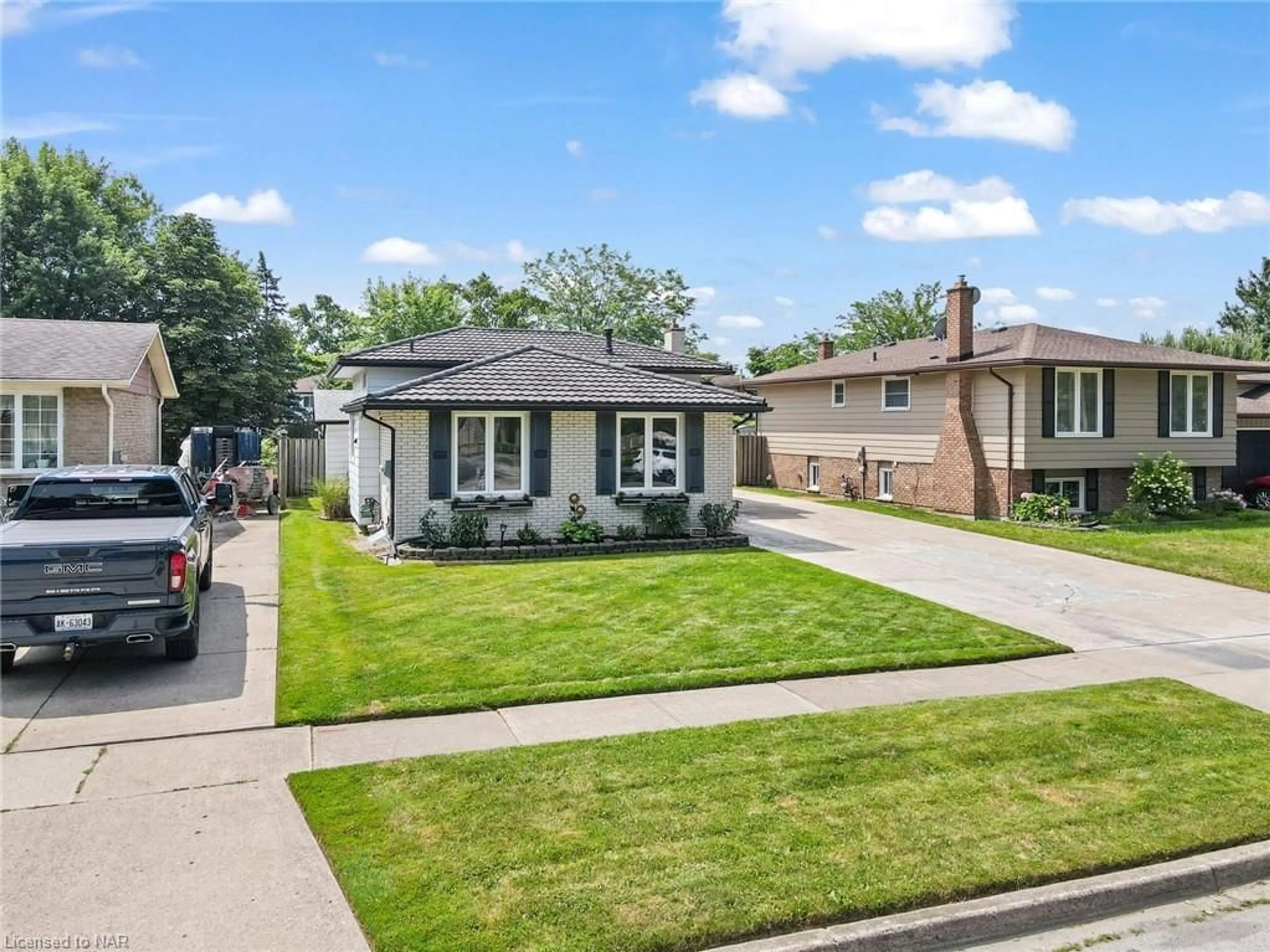 Frontside or backside of a home for 4138 Brookdale Dr, Niagara Falls Ontario L2H 2B4
