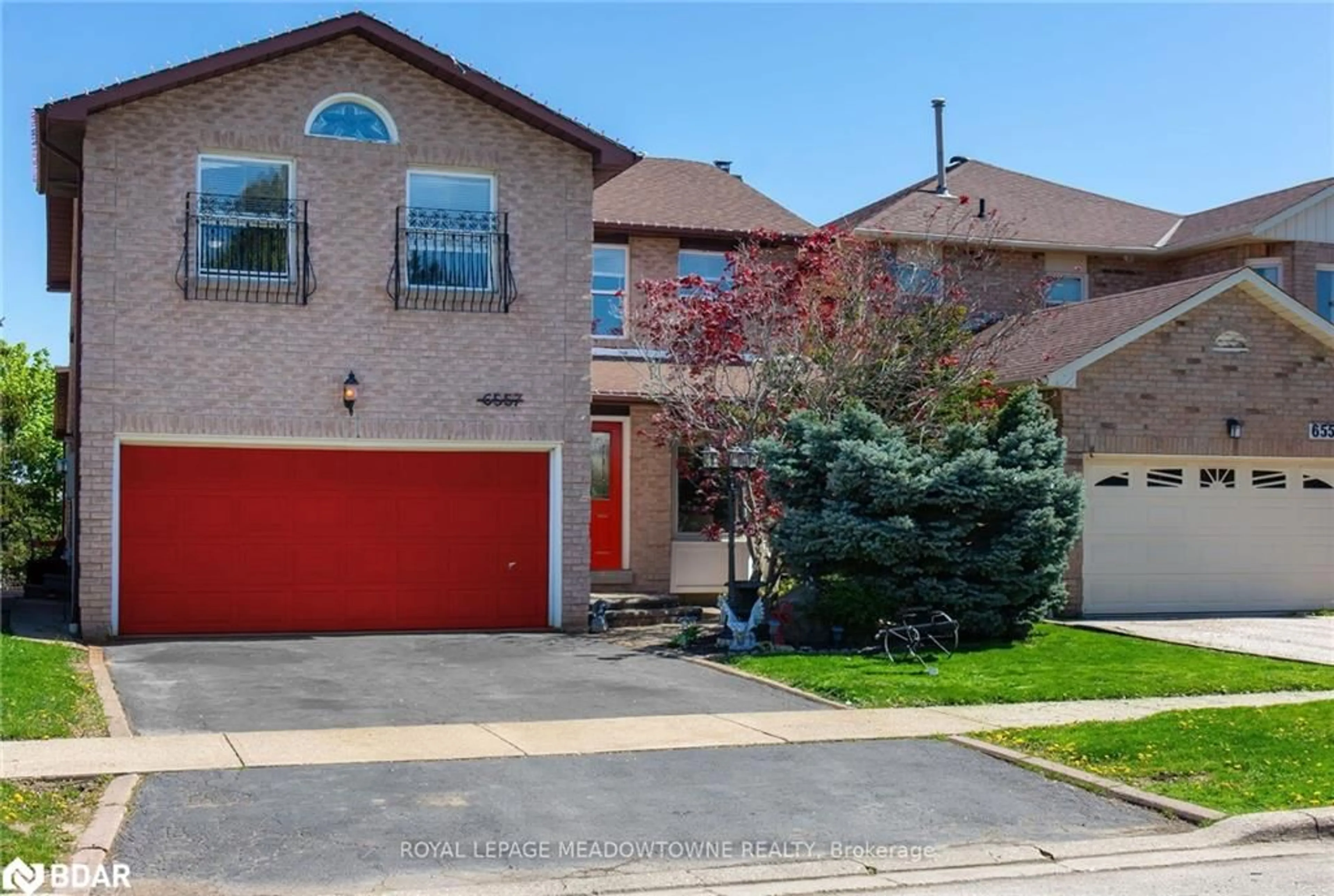 Frontside or backside of a home for 6557 Eastridge Rd, Mississauga Ontario L5N 4L3