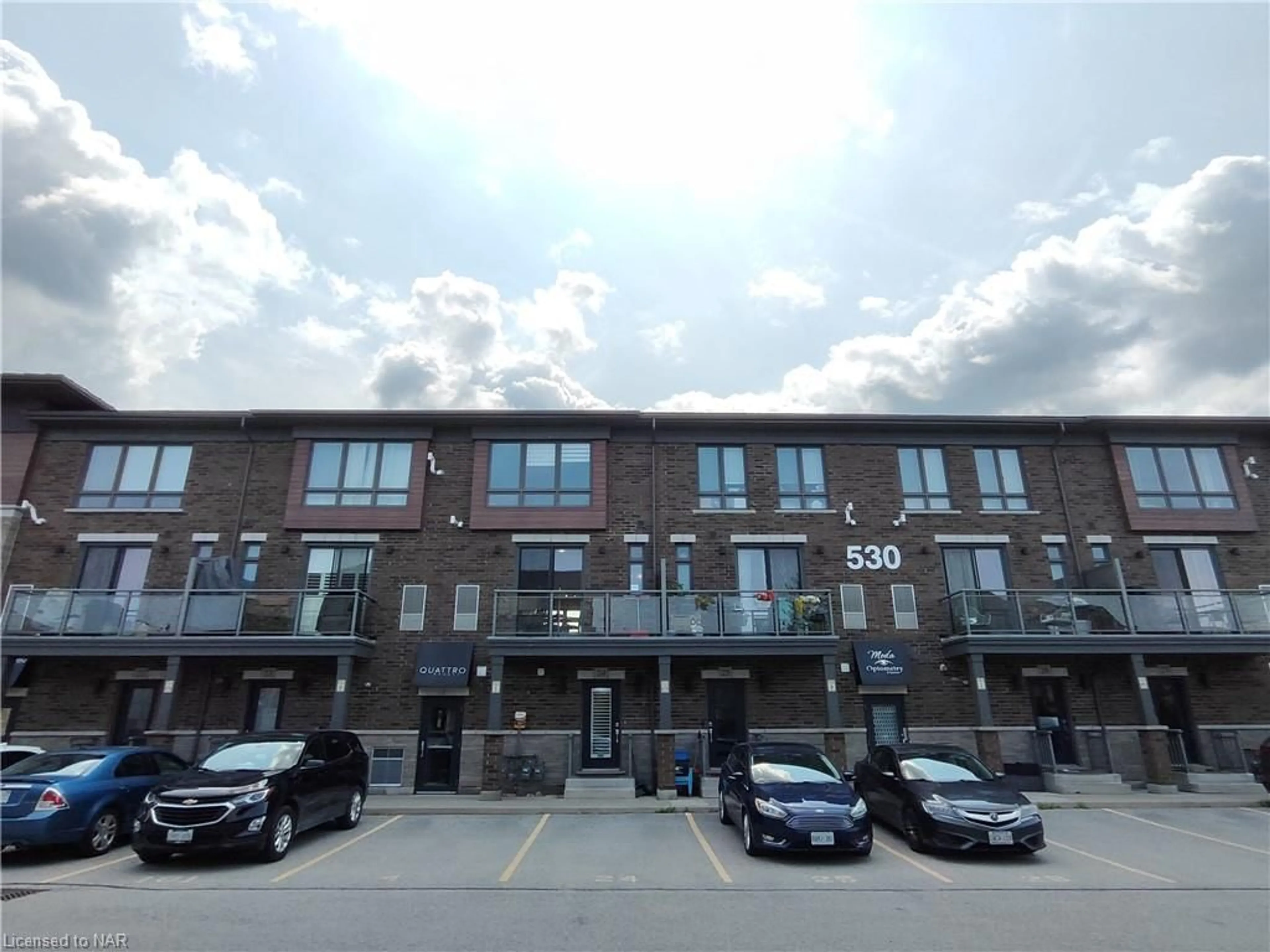 A pic from exterior of the house or condo for 530 North Service Rd #24, Grimsby Ontario L3M 0C9