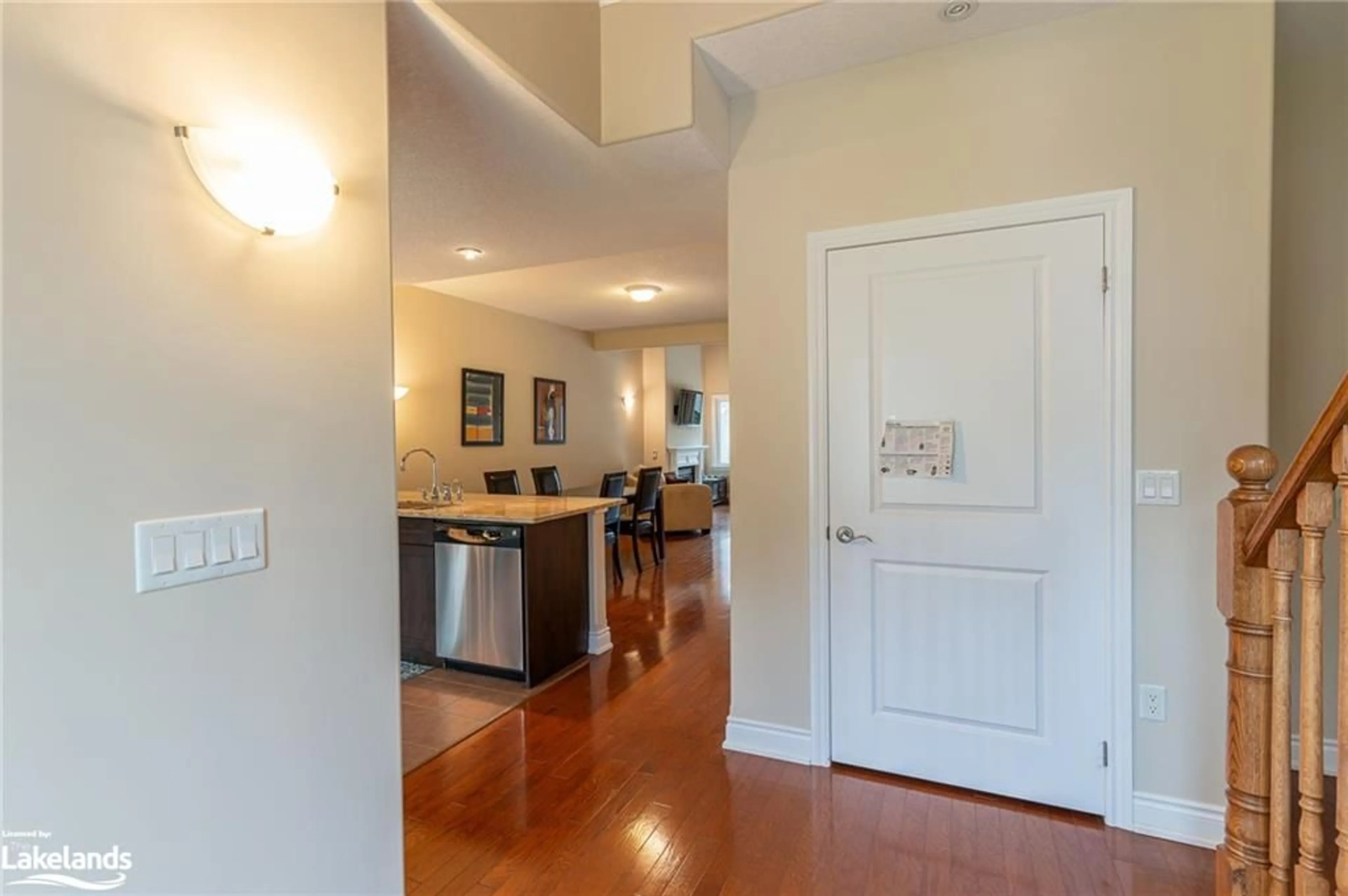 Indoor entryway, wood floors for 46 Webb Cir, Haliburton Ontario K0M 1S0