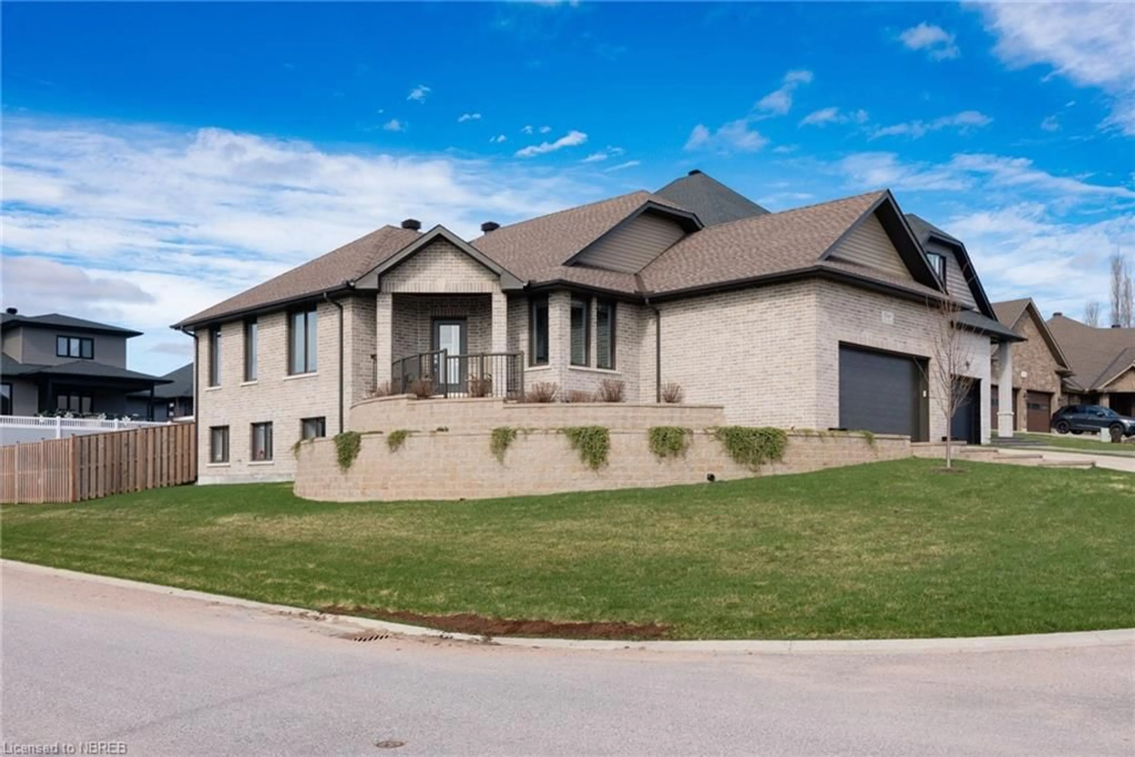 Frontside or backside of a home for 4 Zephyr Hts, North Bay Ontario P1B 0E9