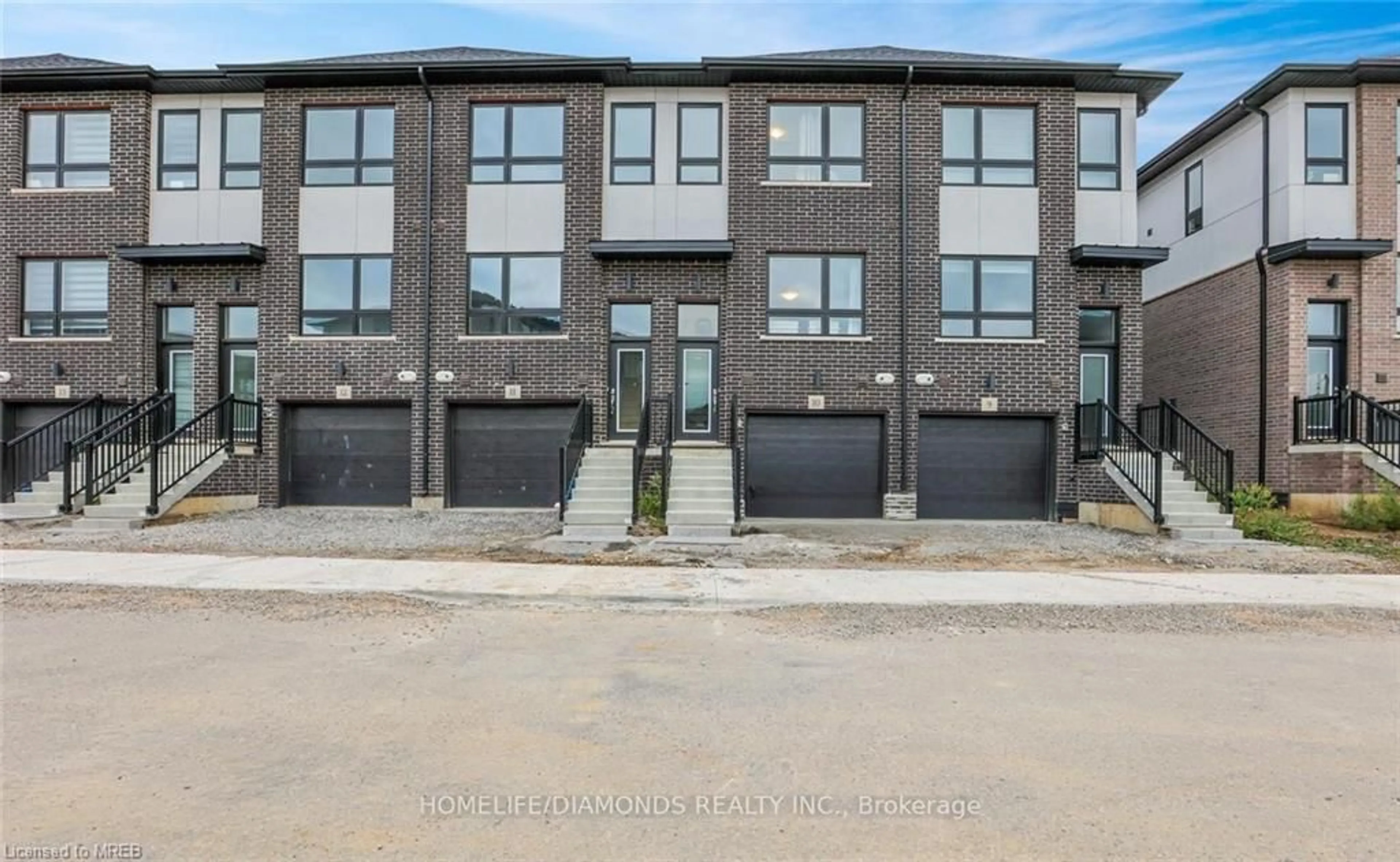 A pic from exterior of the house or condo for 720 Grey St #10, Brantford Ontario N3S 0K2