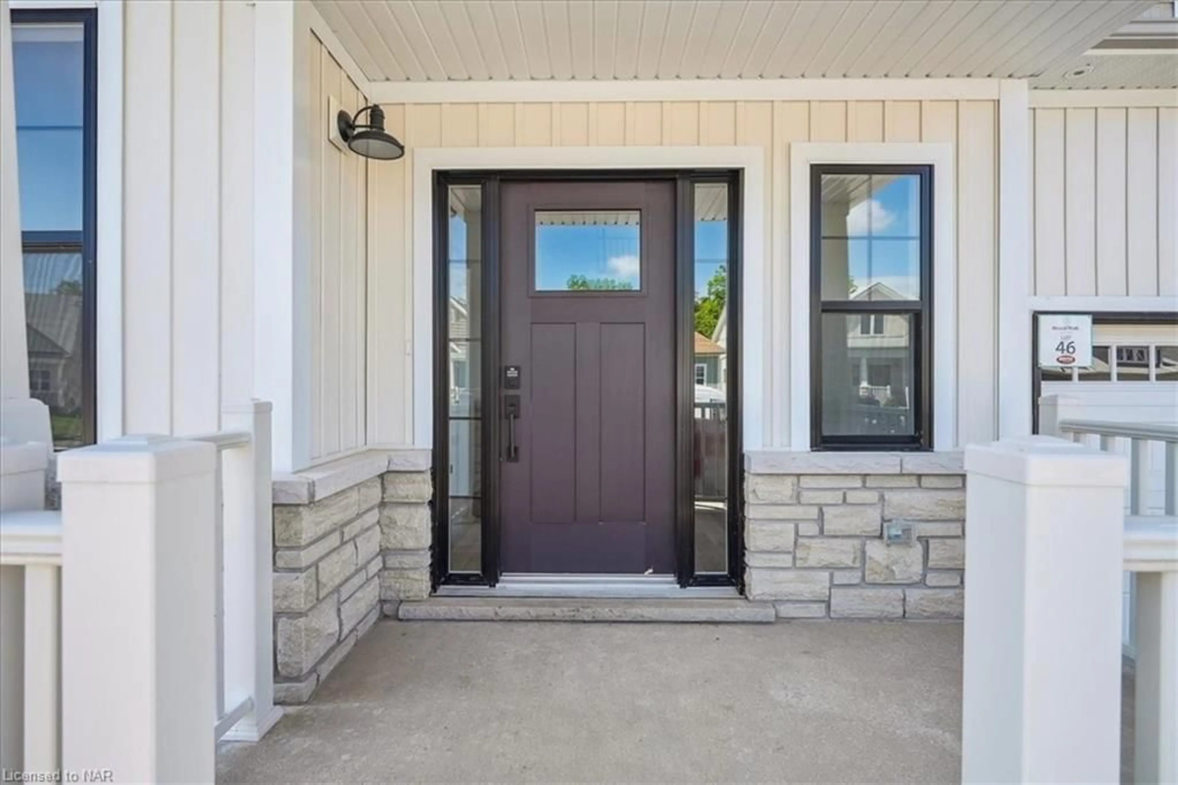 Indoor entryway for 34 Beachwalk Cres, Crystal Beach Ontario L0S 1B0