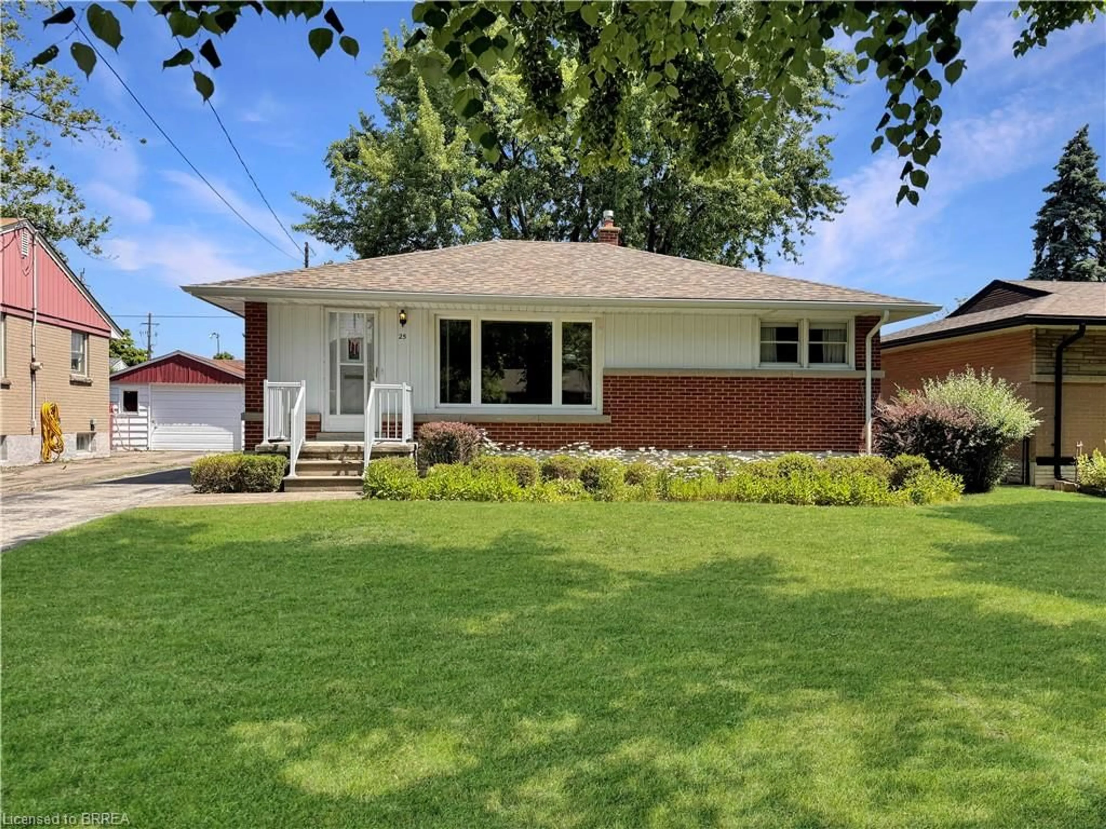 Frontside or backside of a home for 25 Grandfield St, Hamilton Ontario L8T 2H1