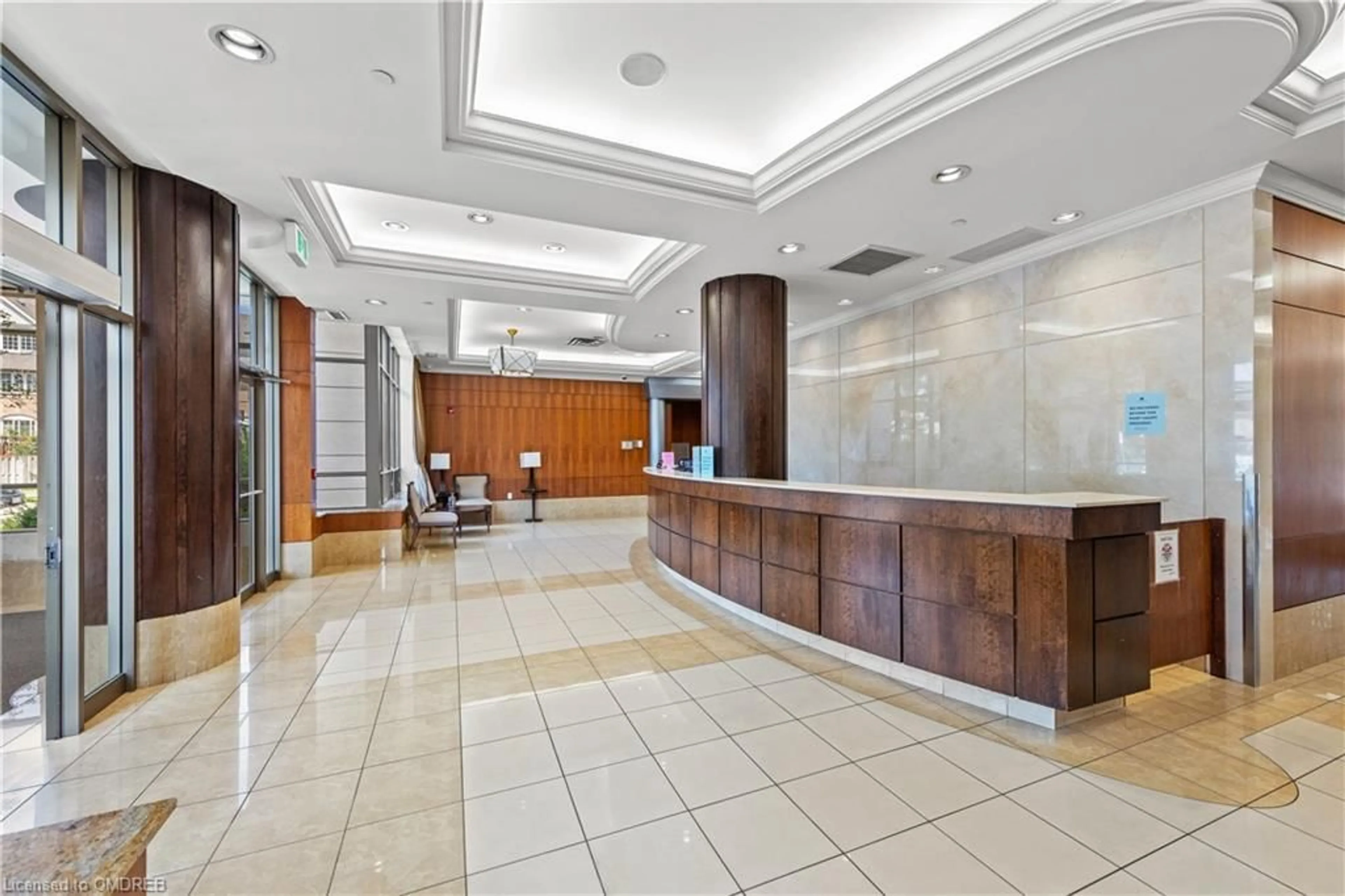 Indoor lobby for 55 Strathaven Dr #2010, Mississauga Ontario L5R 4G9