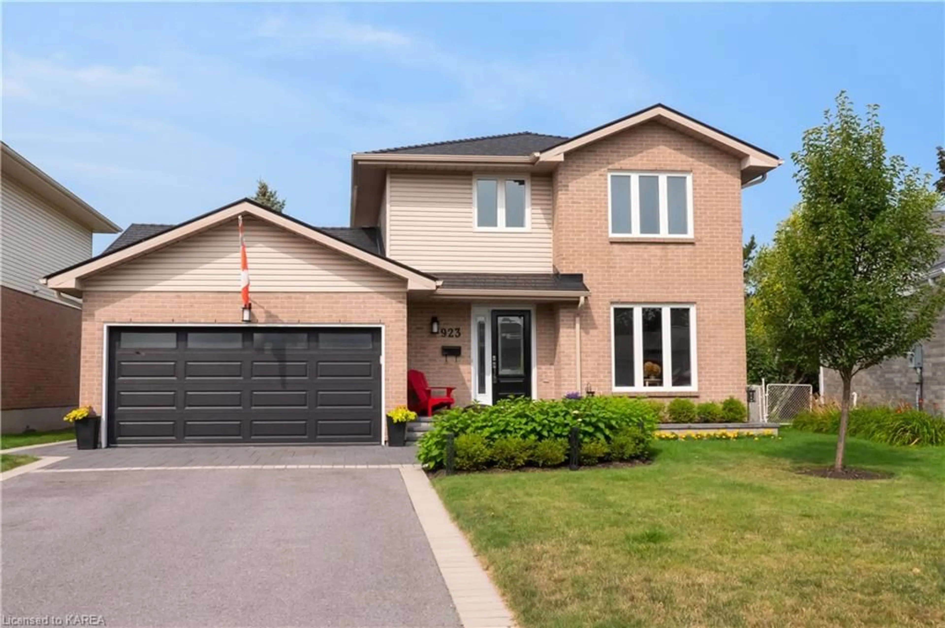 Frontside or backside of a home for 923 Limestone Dr, Kingston Ontario K7P 2R7