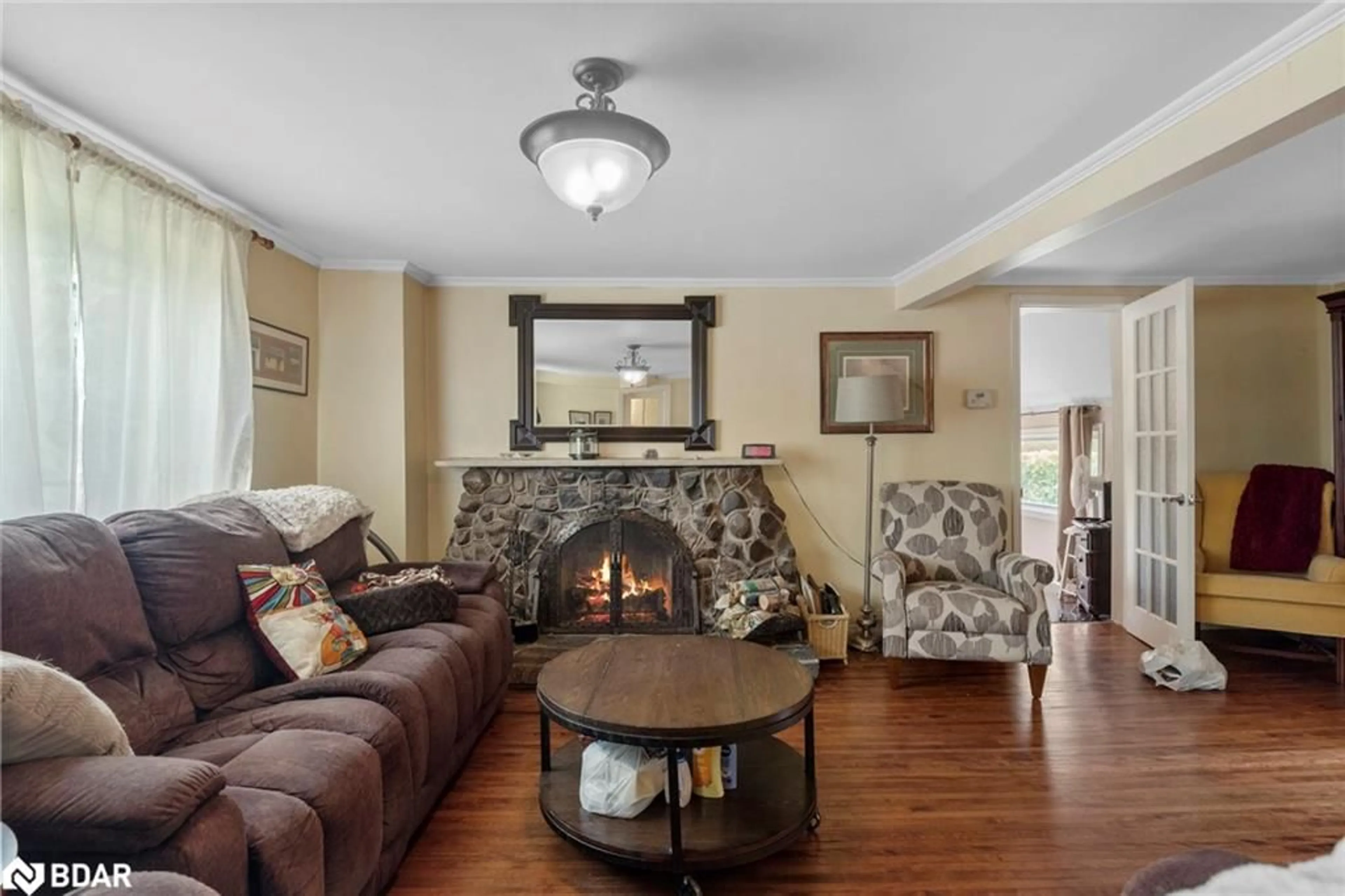 Living room for 3098 Given Rd, Cooksville Ontario L5A 2N3