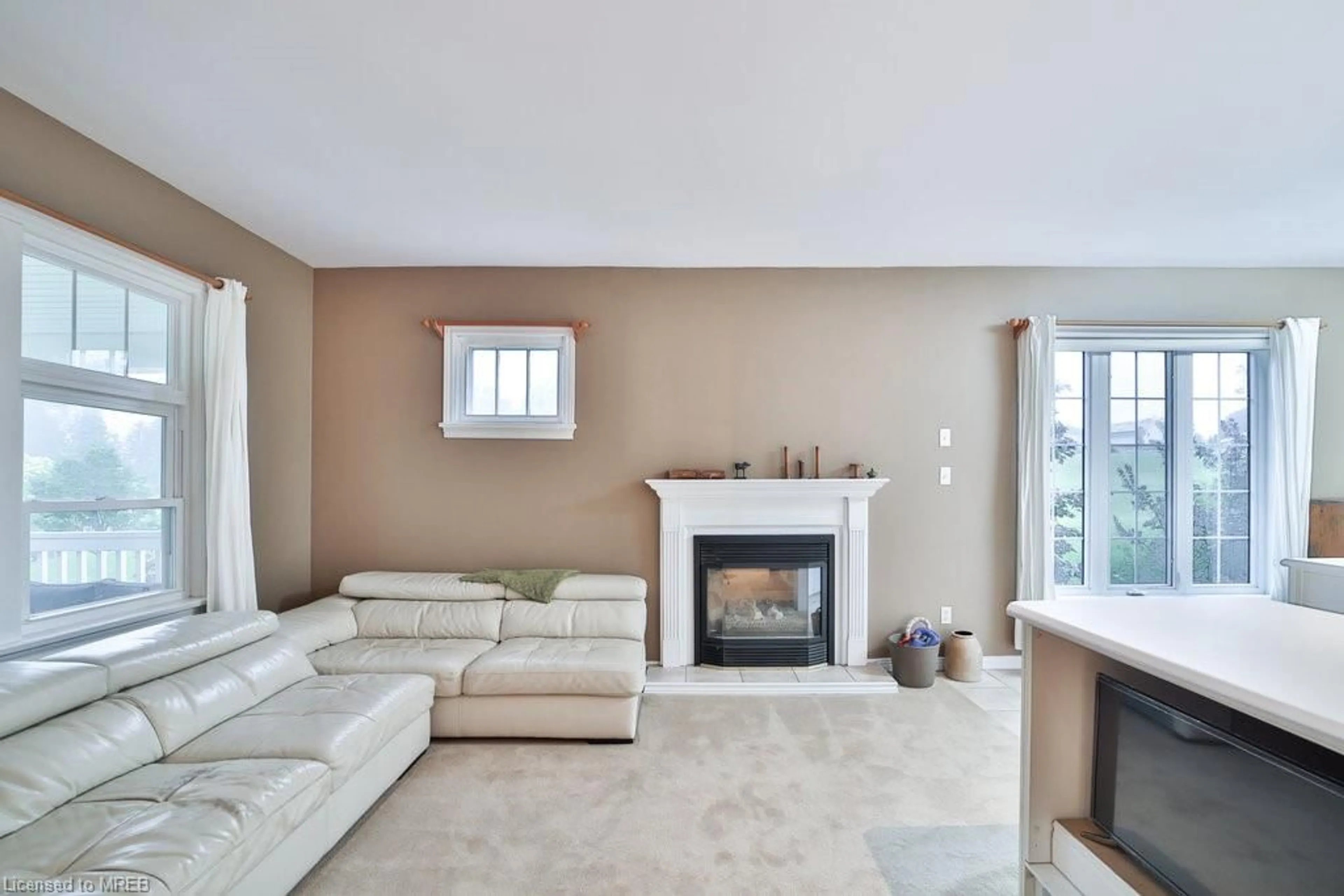 Living room for 64 Beauly Pl, Cambridge Ontario N1S 5A1