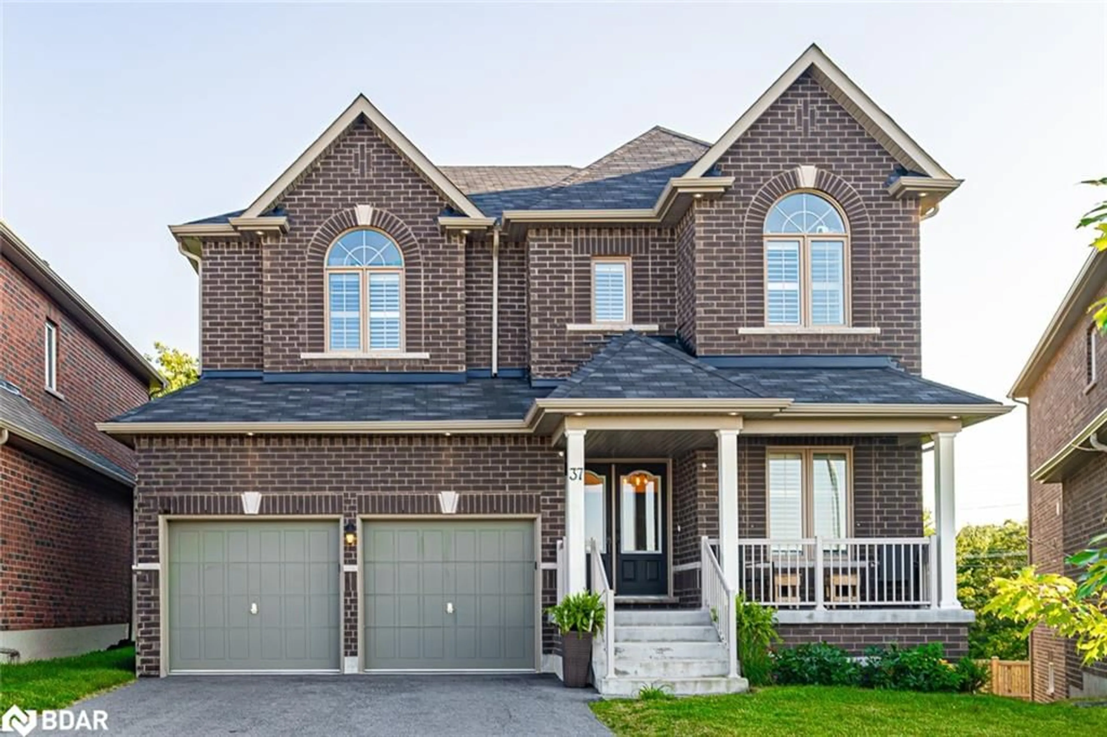 Home with brick exterior material for 37 Muirfield Drive Dr, Barrie Ontario L4N 5S4
