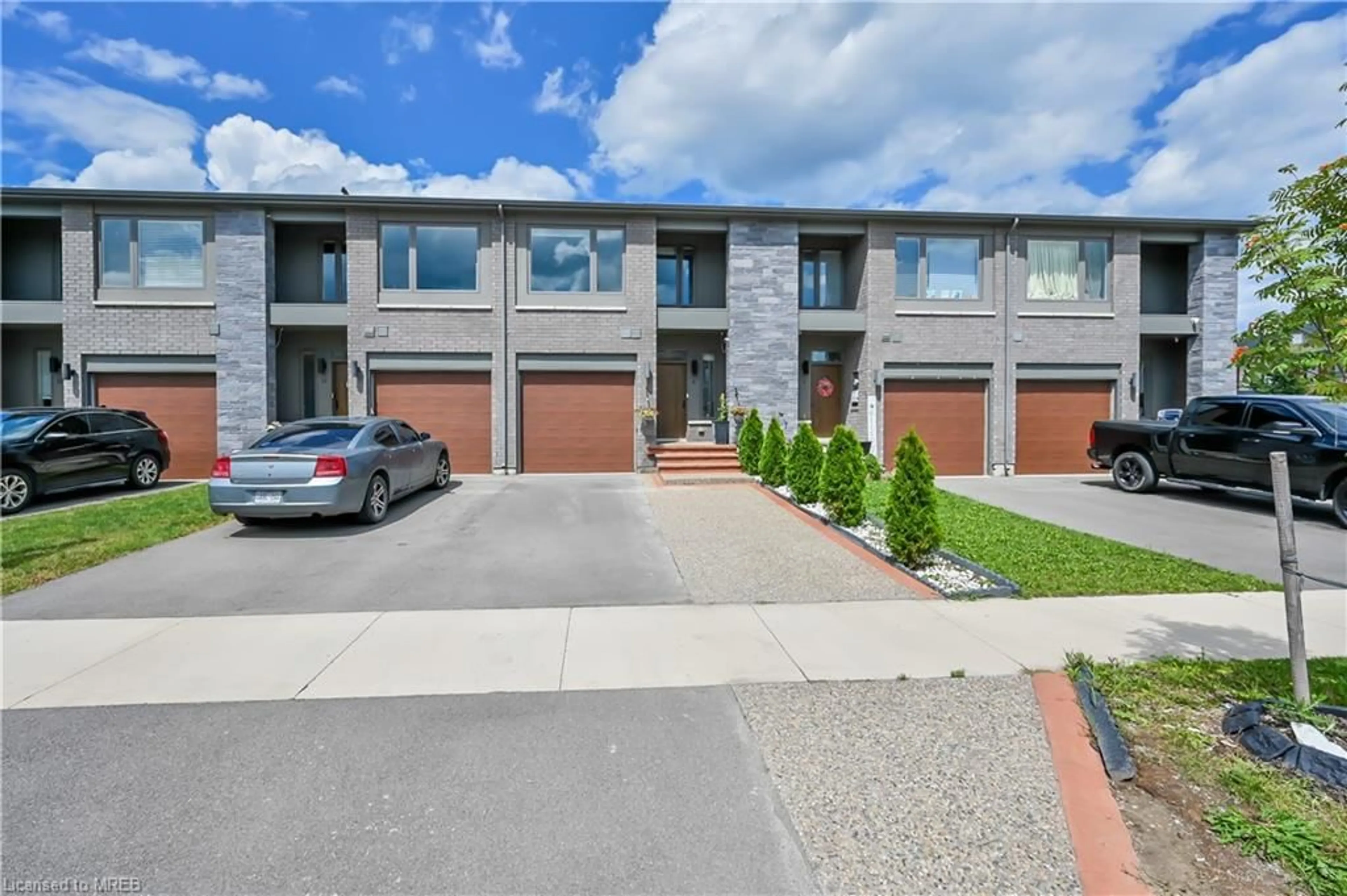 A pic from exterior of the house or condo for 8 Bedrock Dr, Hamilton Ontario L8J 0K6