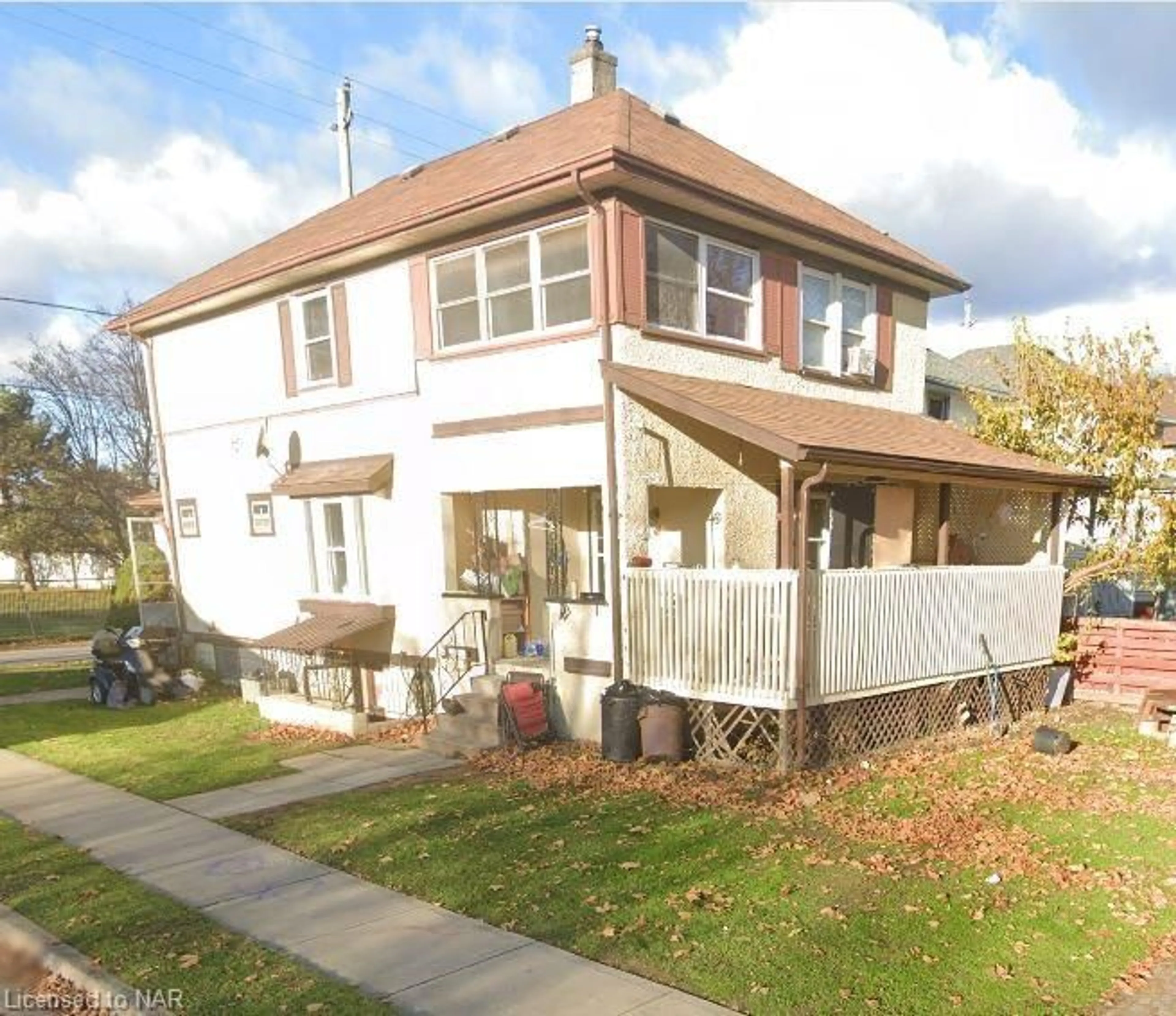 Frontside or backside of a home, cottage for 14 Haig St, St. Catharines Ontario L2R 6K6