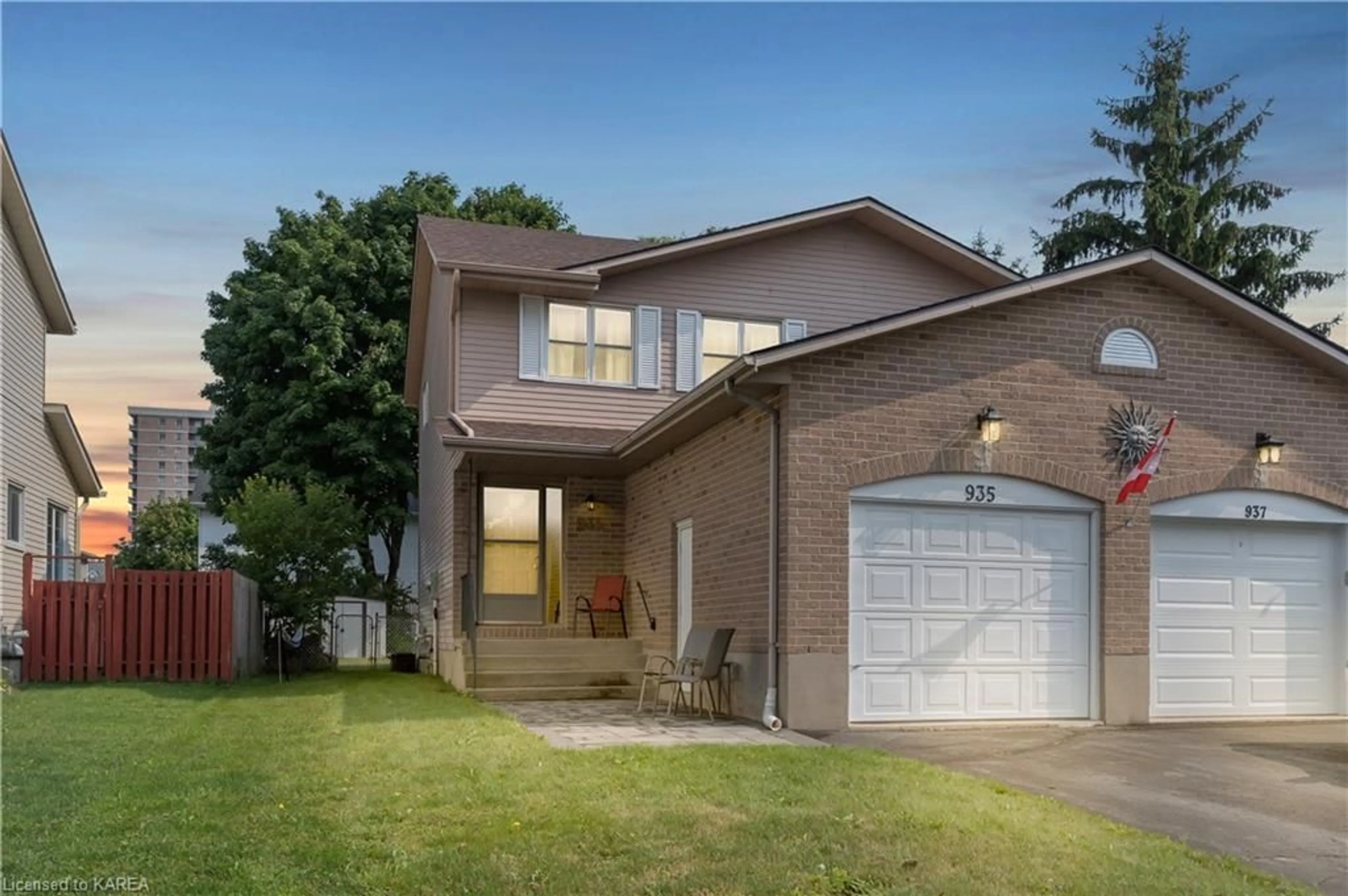 Frontside or backside of a home for 935 Clearfield Cres, Kingston Ontario K7P 2A1