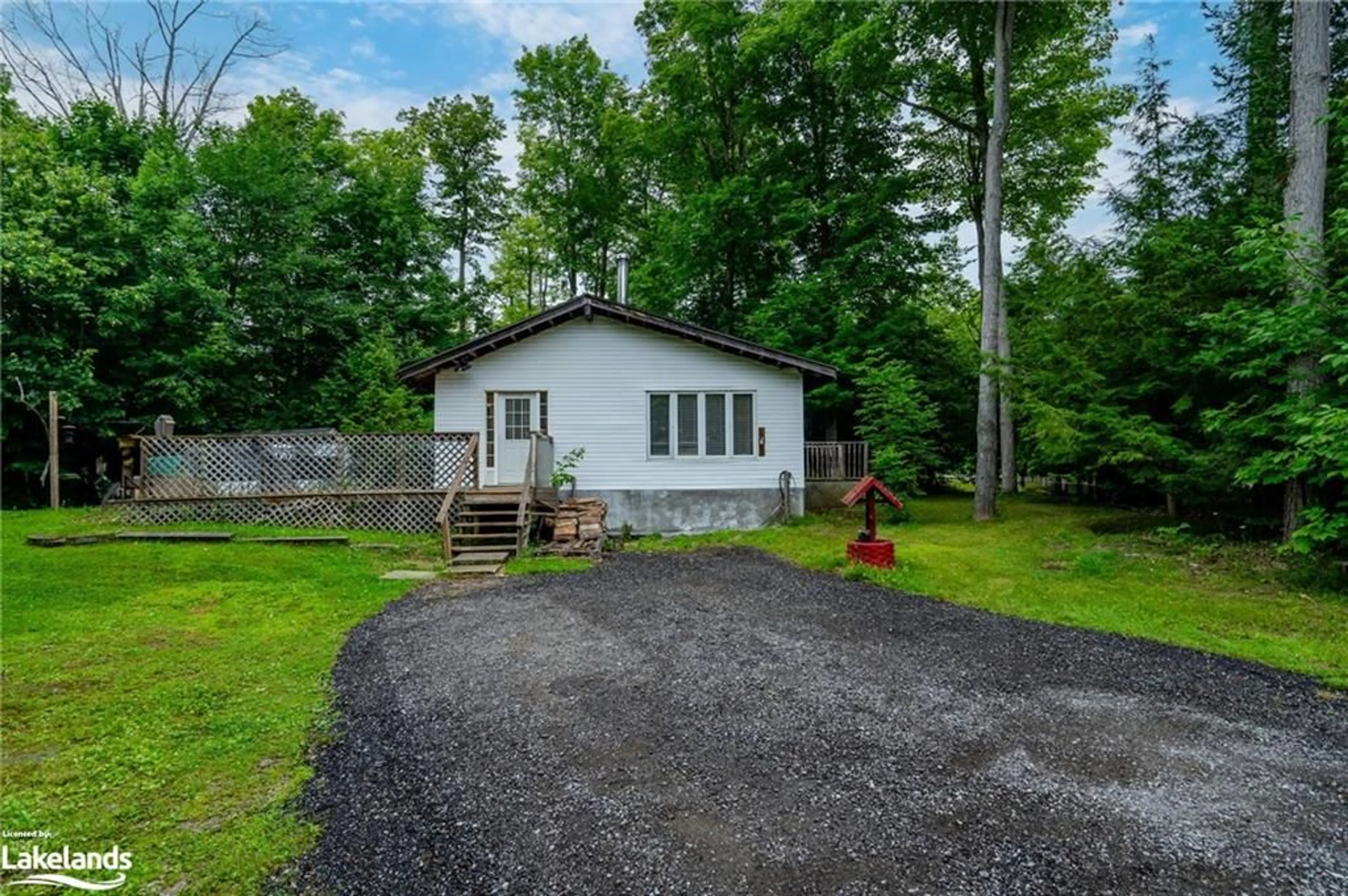 Cottage for 56 Meadows Ave, Tay Ontario L0K 2C0
