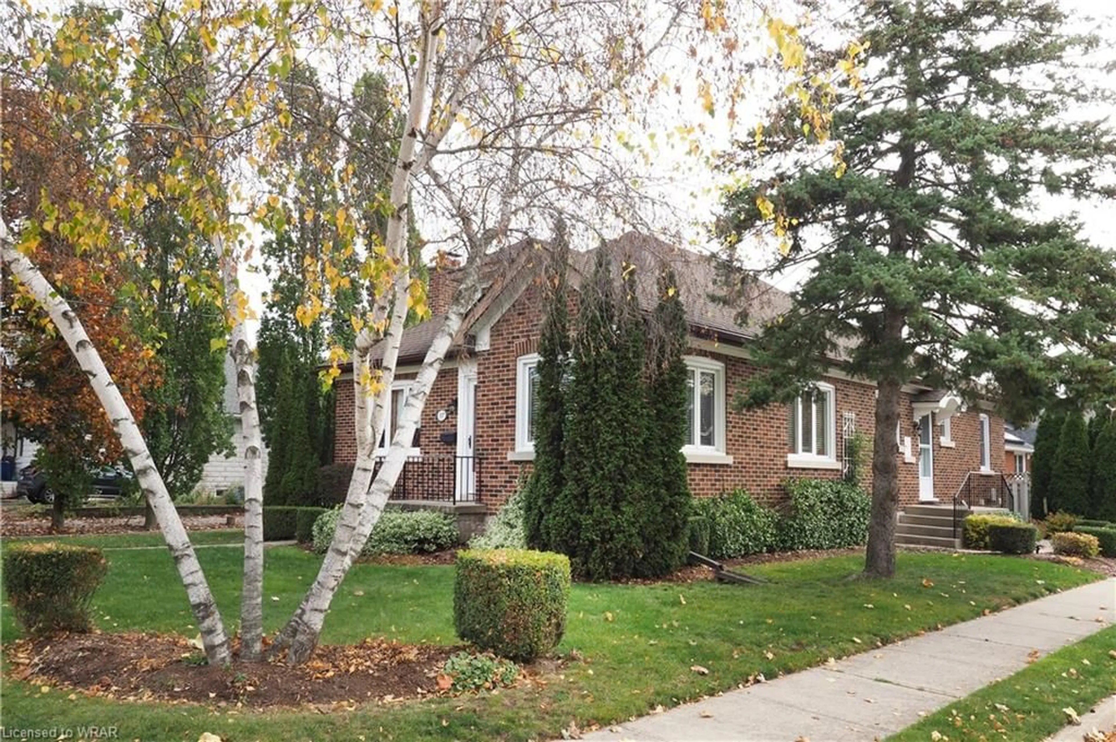 Outside view for 537 Argyle St, Cambridge Ontario N3H 1R6