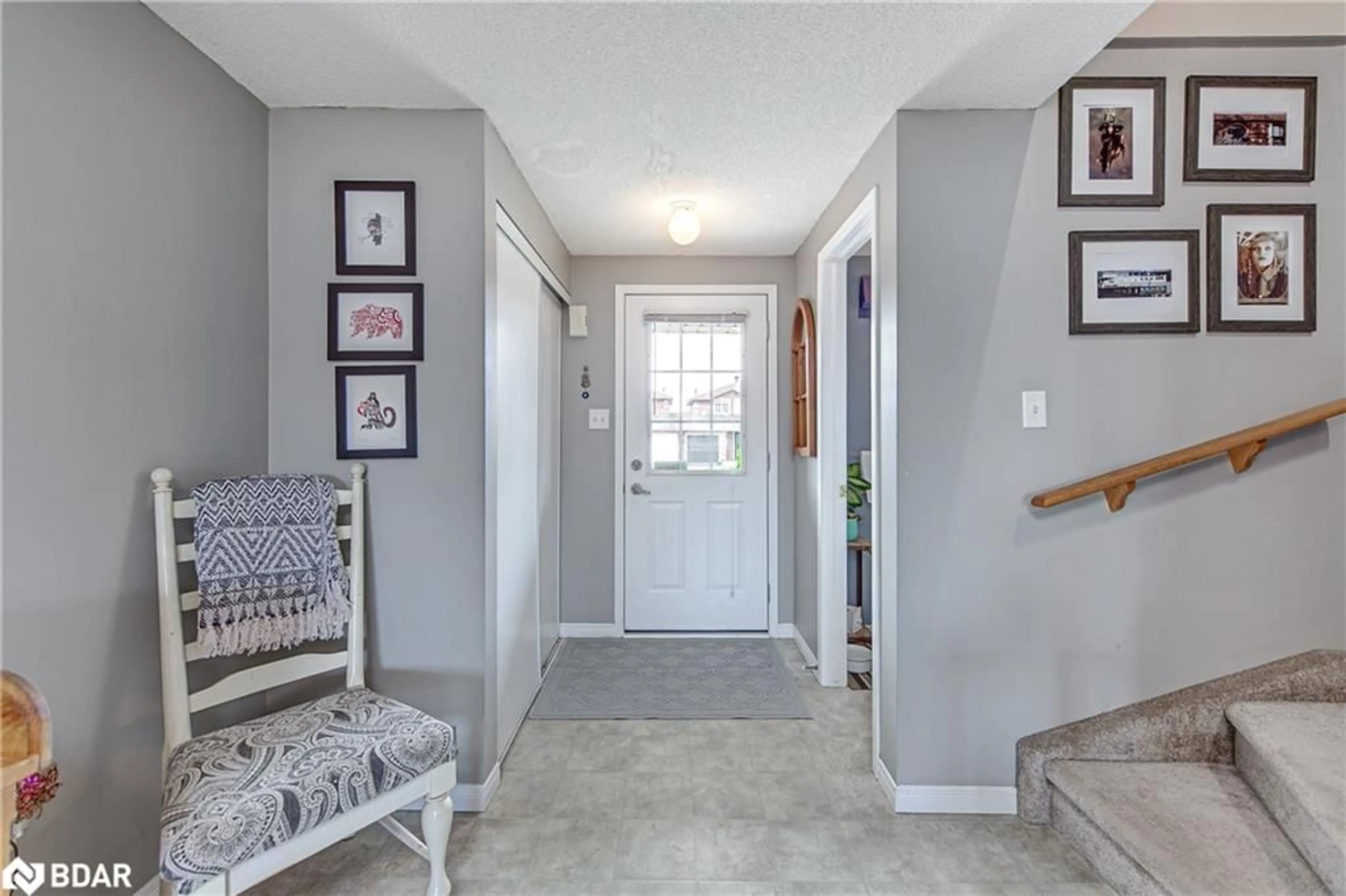 Indoor entryway for 79 Dunsmore Lane, Barrie Ontario L4M 6Z9