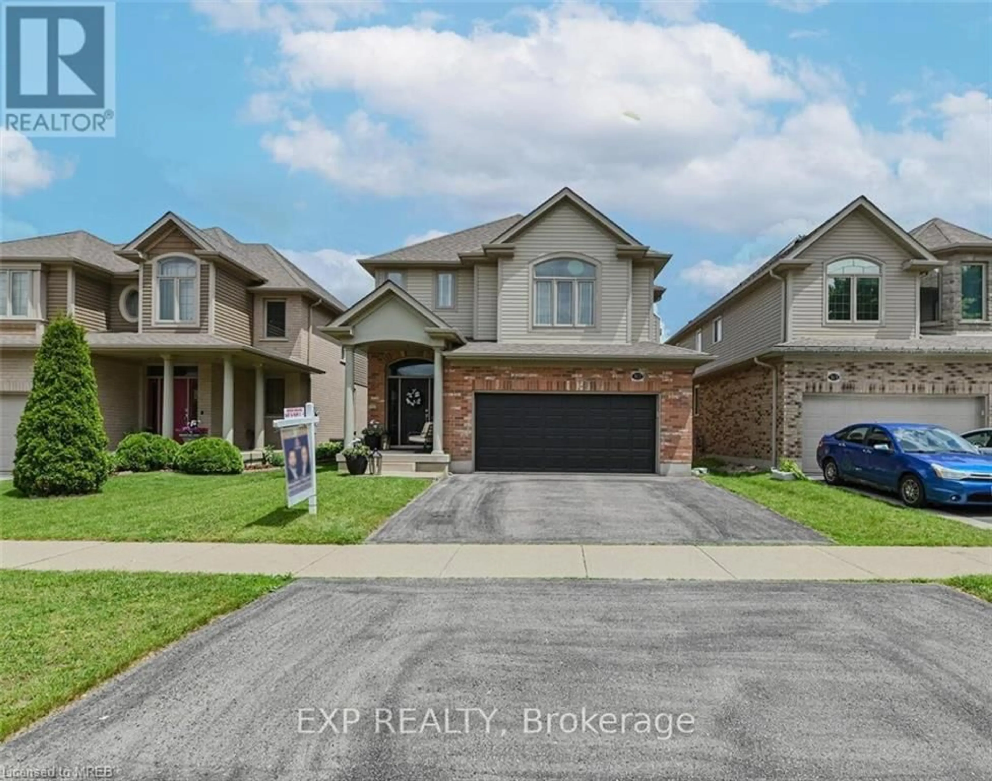 Frontside or backside of a home for 317 Sienna Cres, Kitchener Ontario N2R 1T6