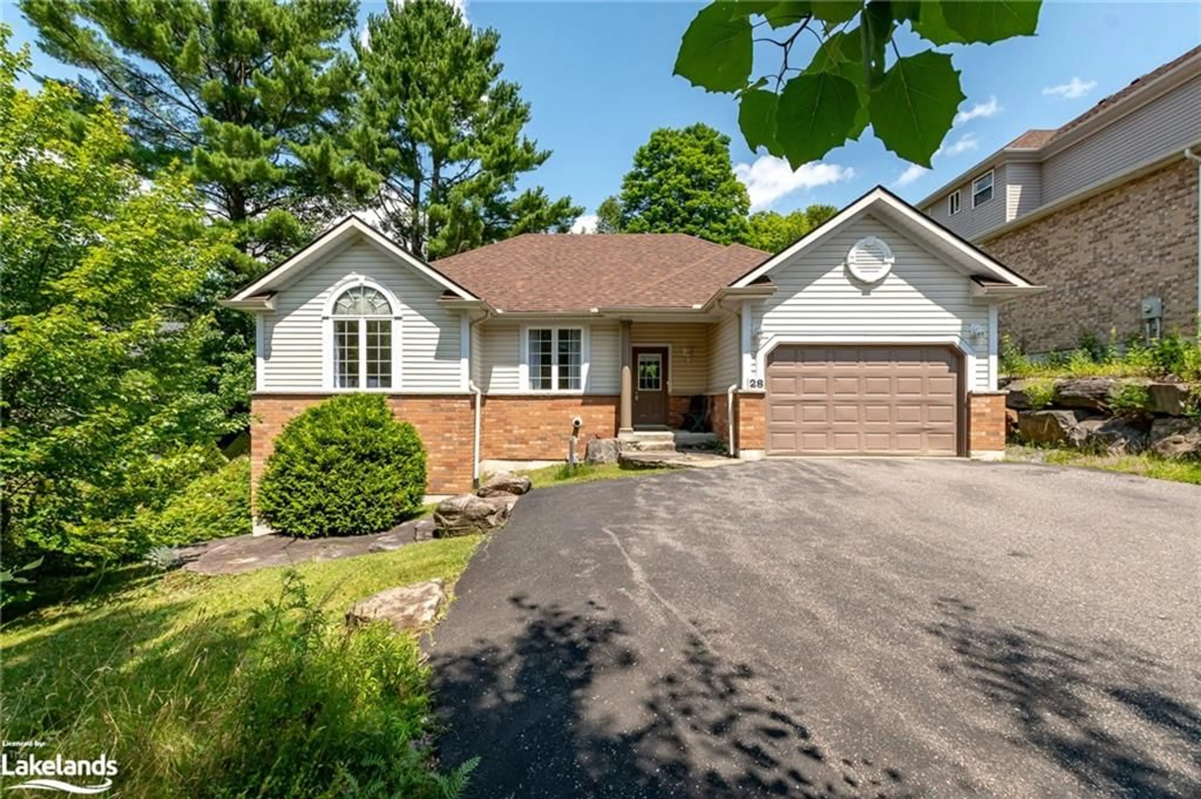 Frontside or backside of a home for 28 Kirbys Way, Huntsville Ontario P1H 2M5