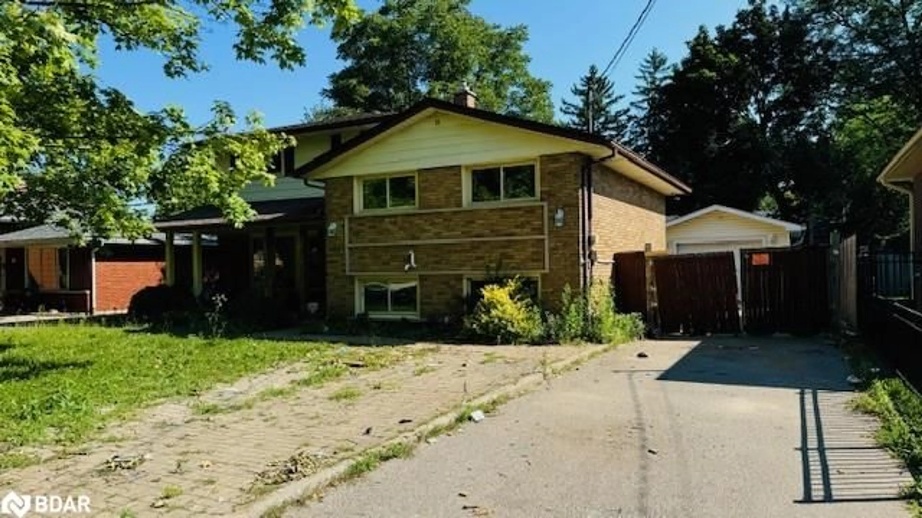 Frontside or backside of a home, the street view for 38 Pleasant Rd, Guelph Ontario N1E 3Z4