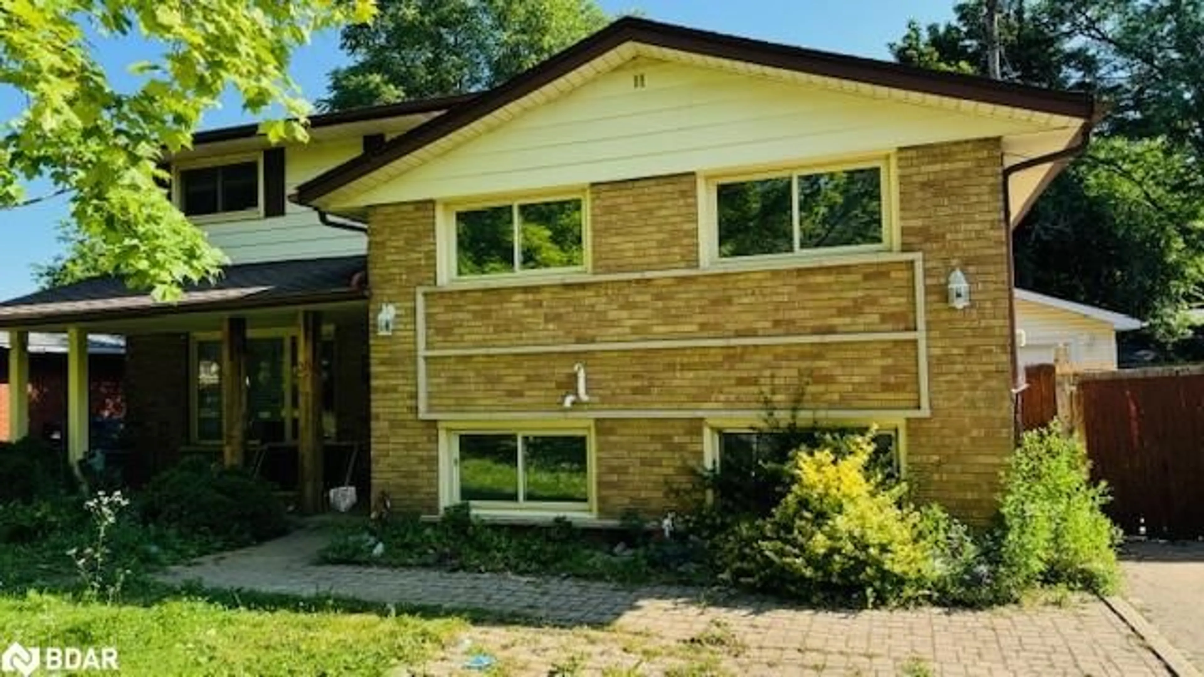 Home with brick exterior material for 38 Pleasant Rd, Guelph Ontario N1E 3Z4