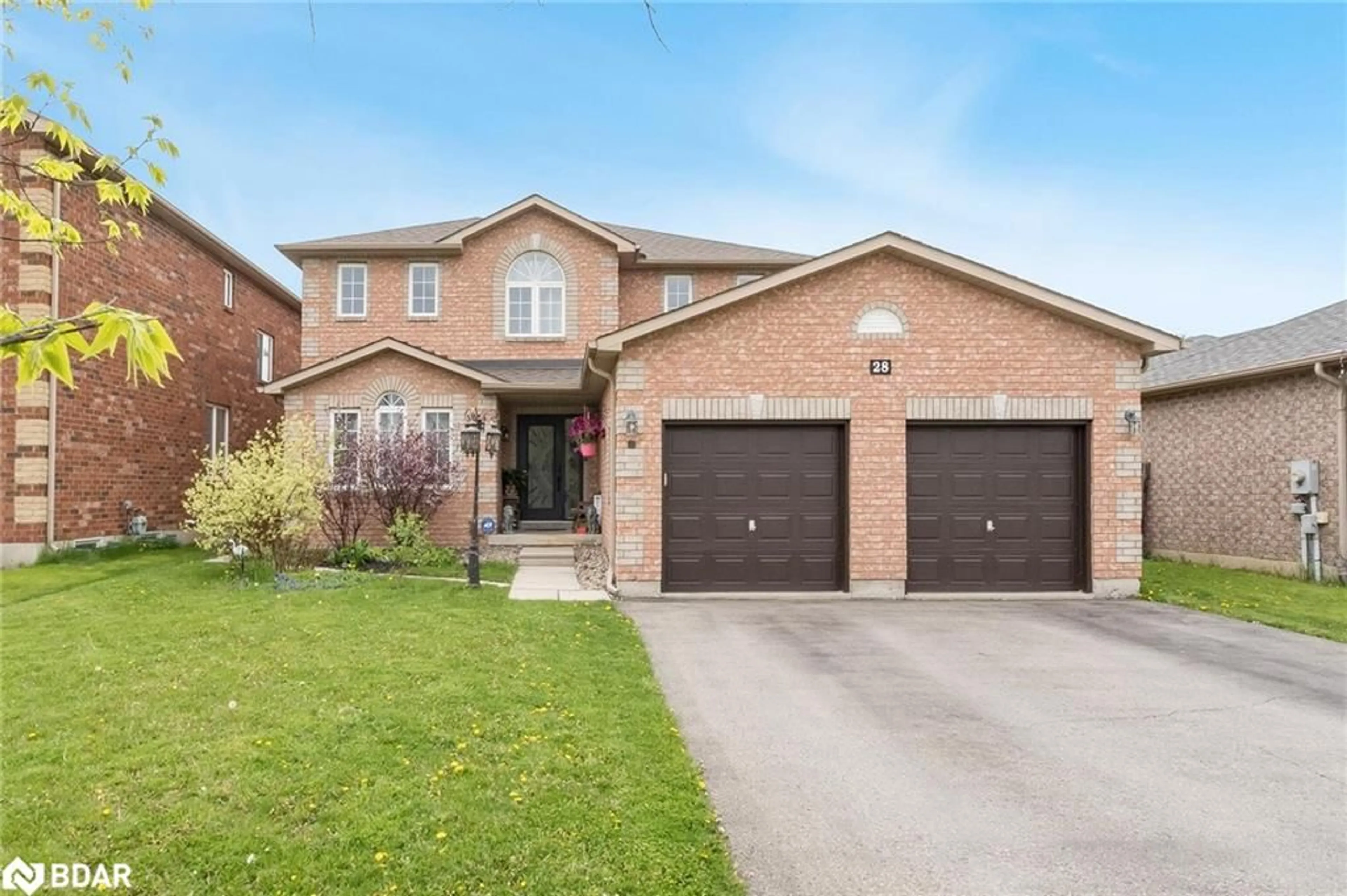 Home with brick exterior material for 28 Sun King Cres, Barrie Ontario L4M 7J9