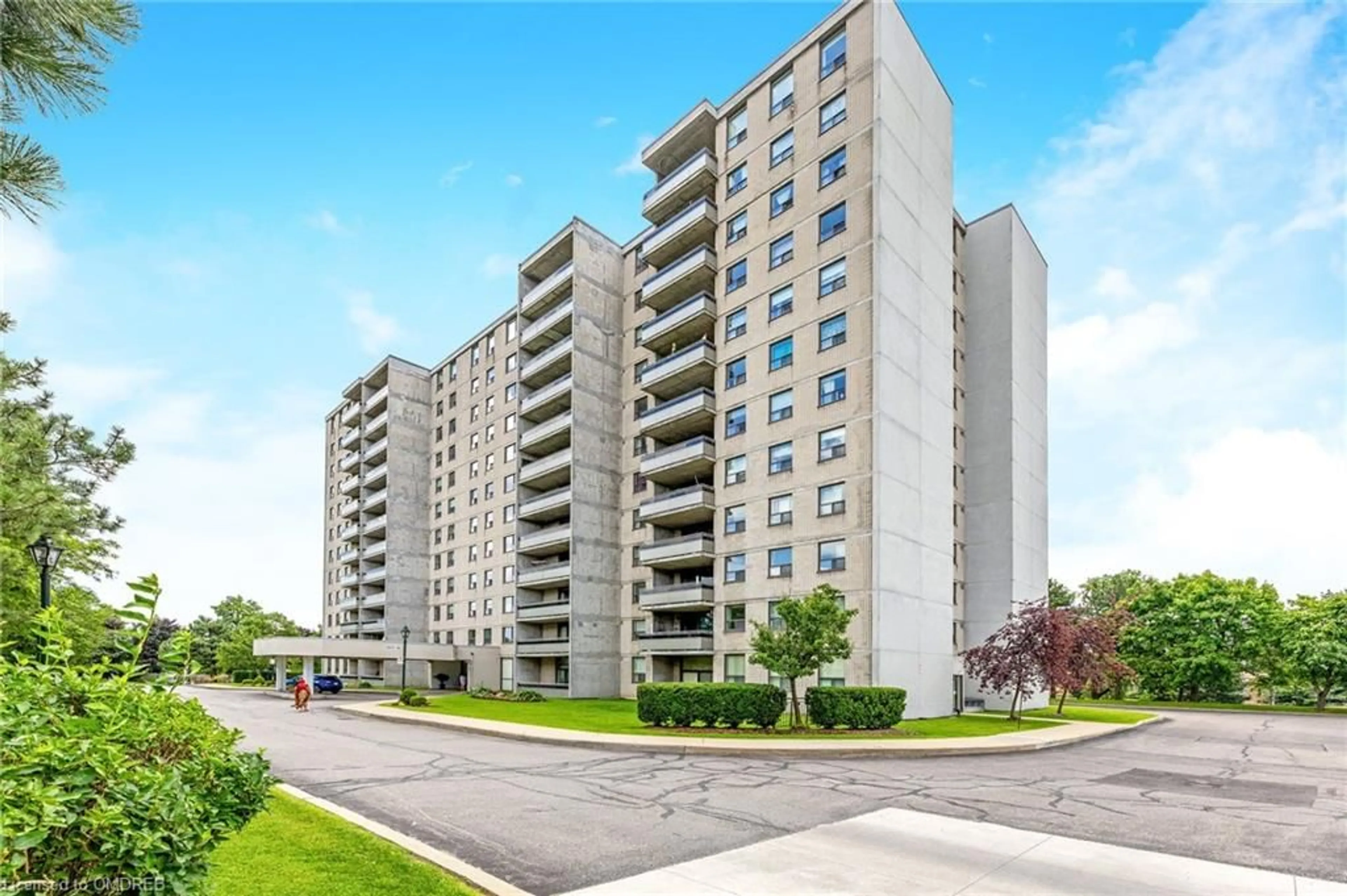 A pic from exterior of the house or condo for 355 Rathburn Rd #802, Mississauga Ontario L4Z 1H4