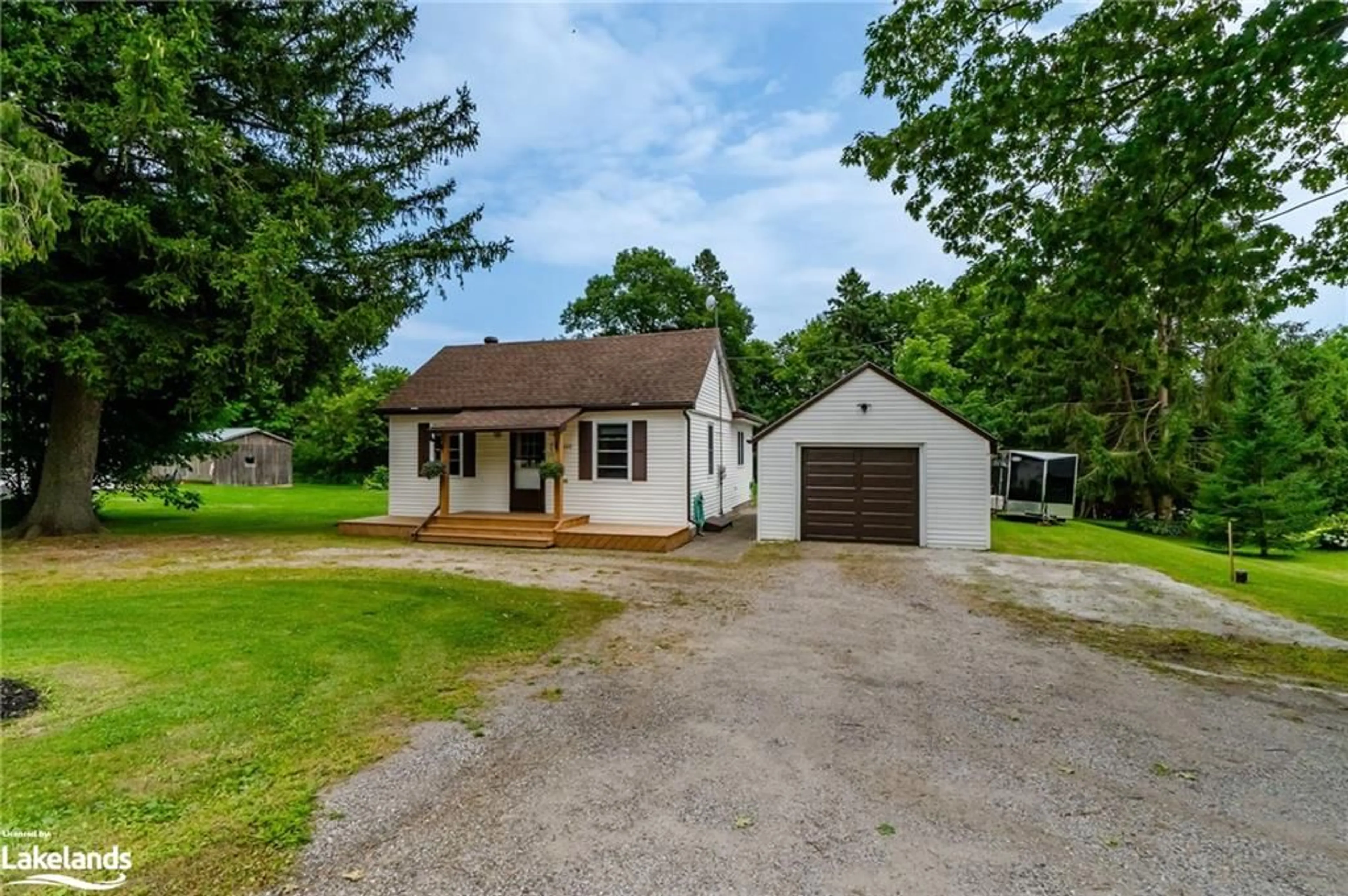 Cottage for 1217 Old Barrie Rd, Shanty Bay Ontario L0L 2L0