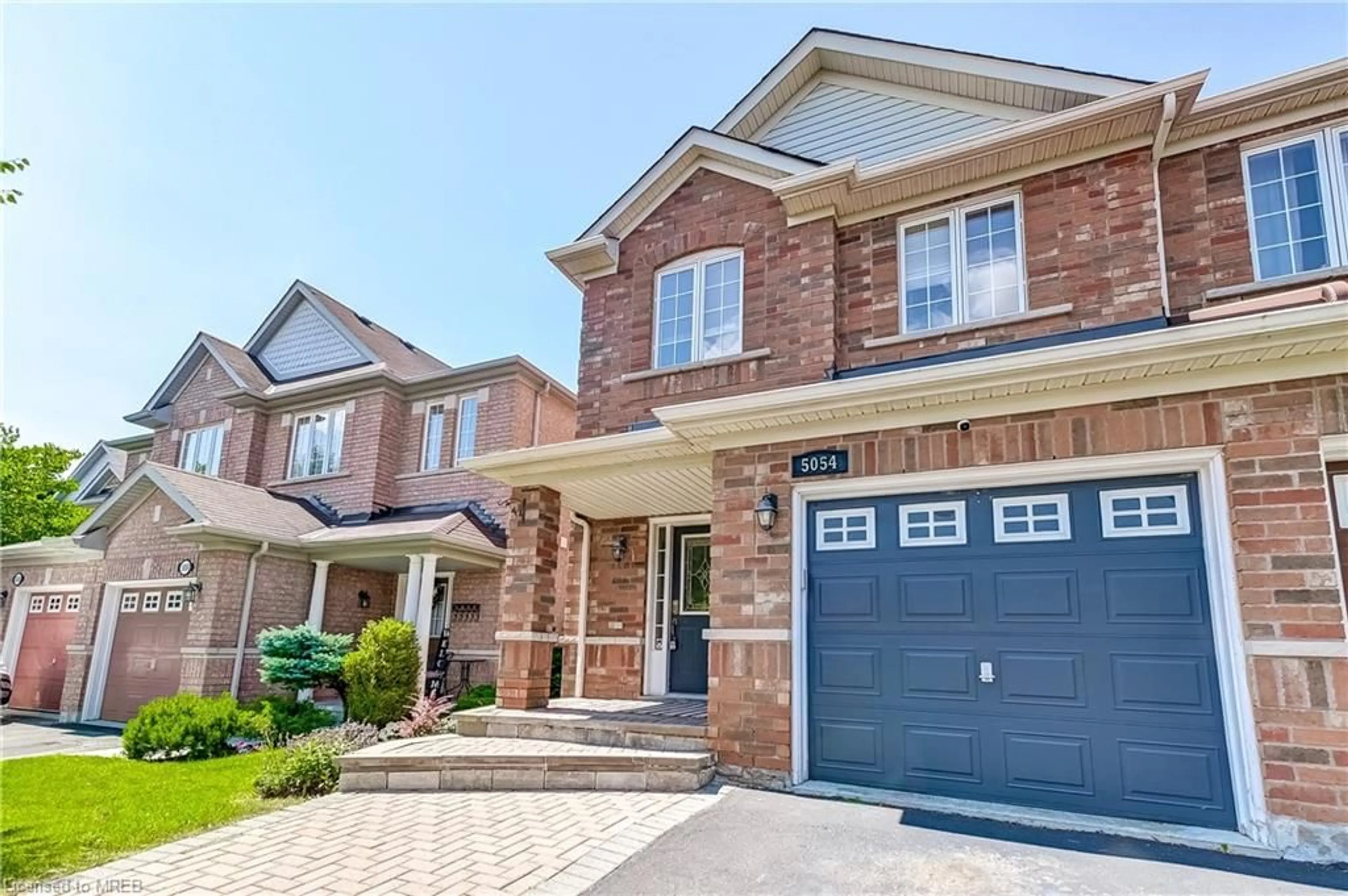 Home with brick exterior material for 5054 Preservation Cir, Mississauga Ontario L5M 7T5