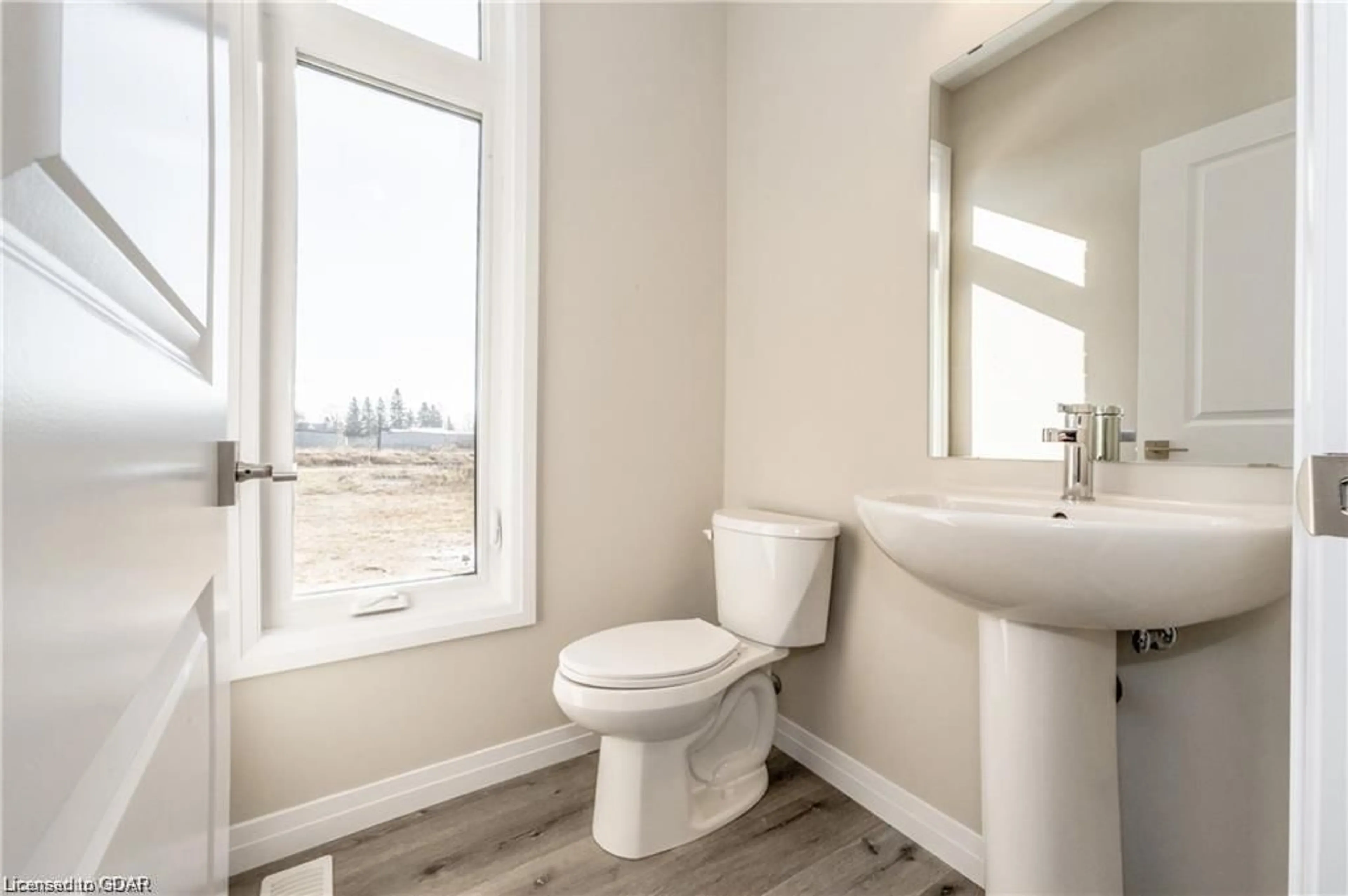 Bathroom, wood floors for 81 Ayr Meadows Cres, Ayr Ontario N0B 1E0