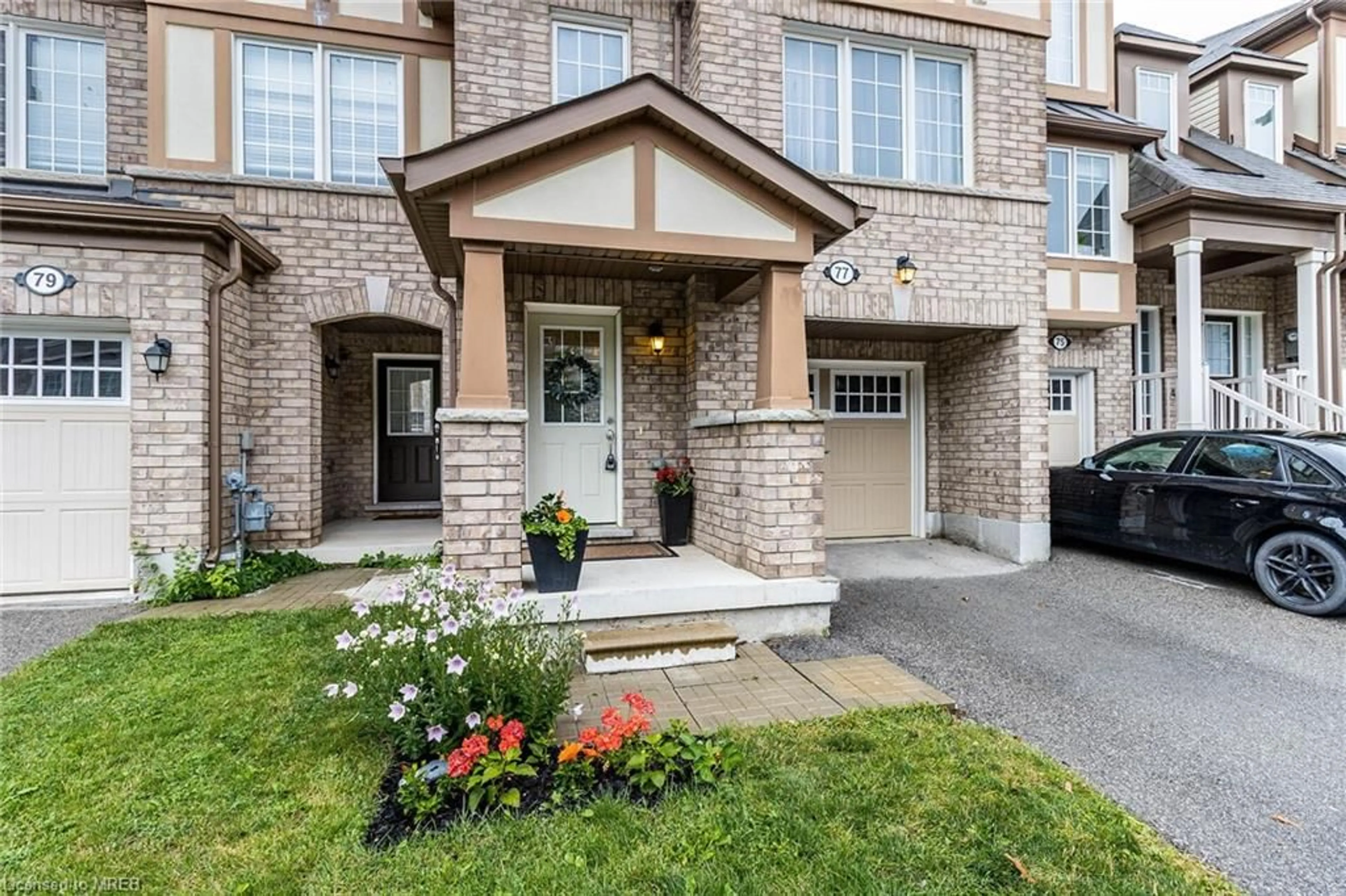 A pic from exterior of the house or condo for 77 Bannister Cres, Brampton Ontario LL7A 4H3