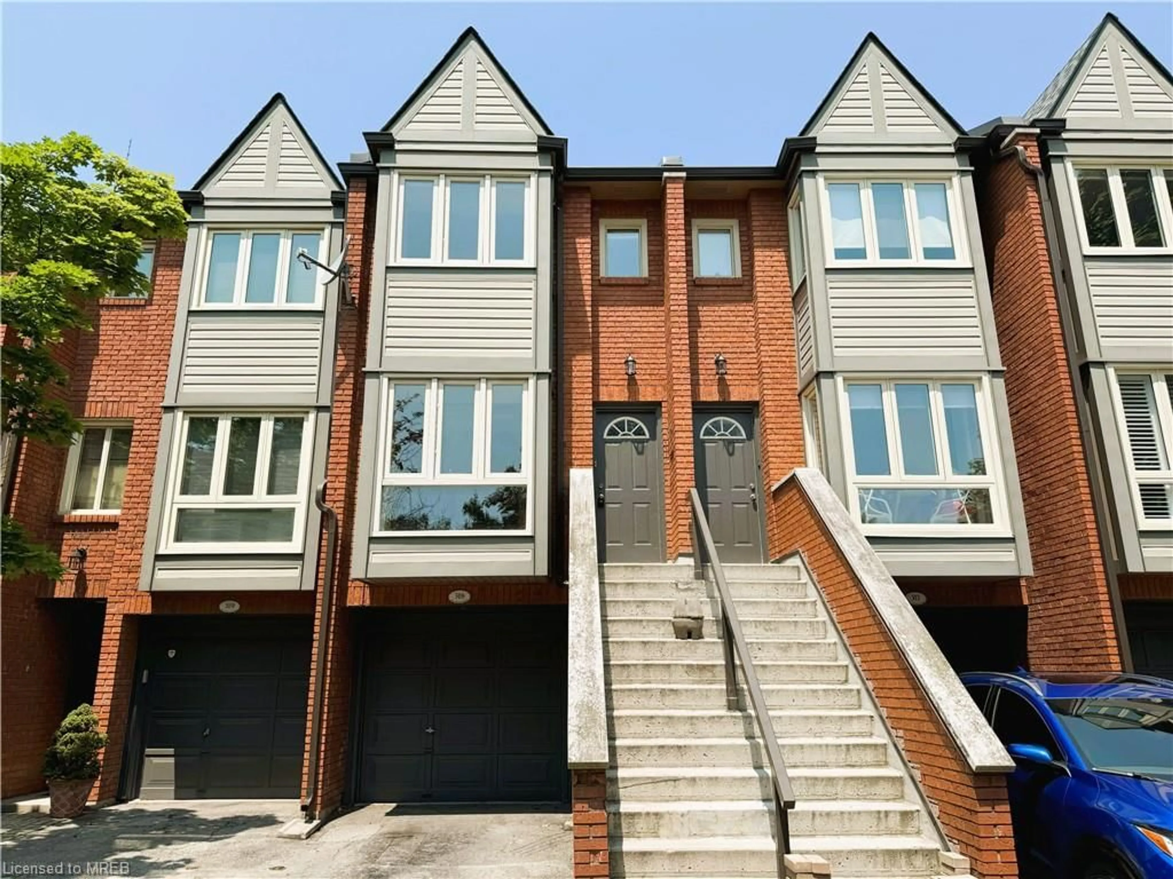 A pic from exterior of the house or condo for 895 Maple Ave #318, Burlington Ontario L7S 2H7