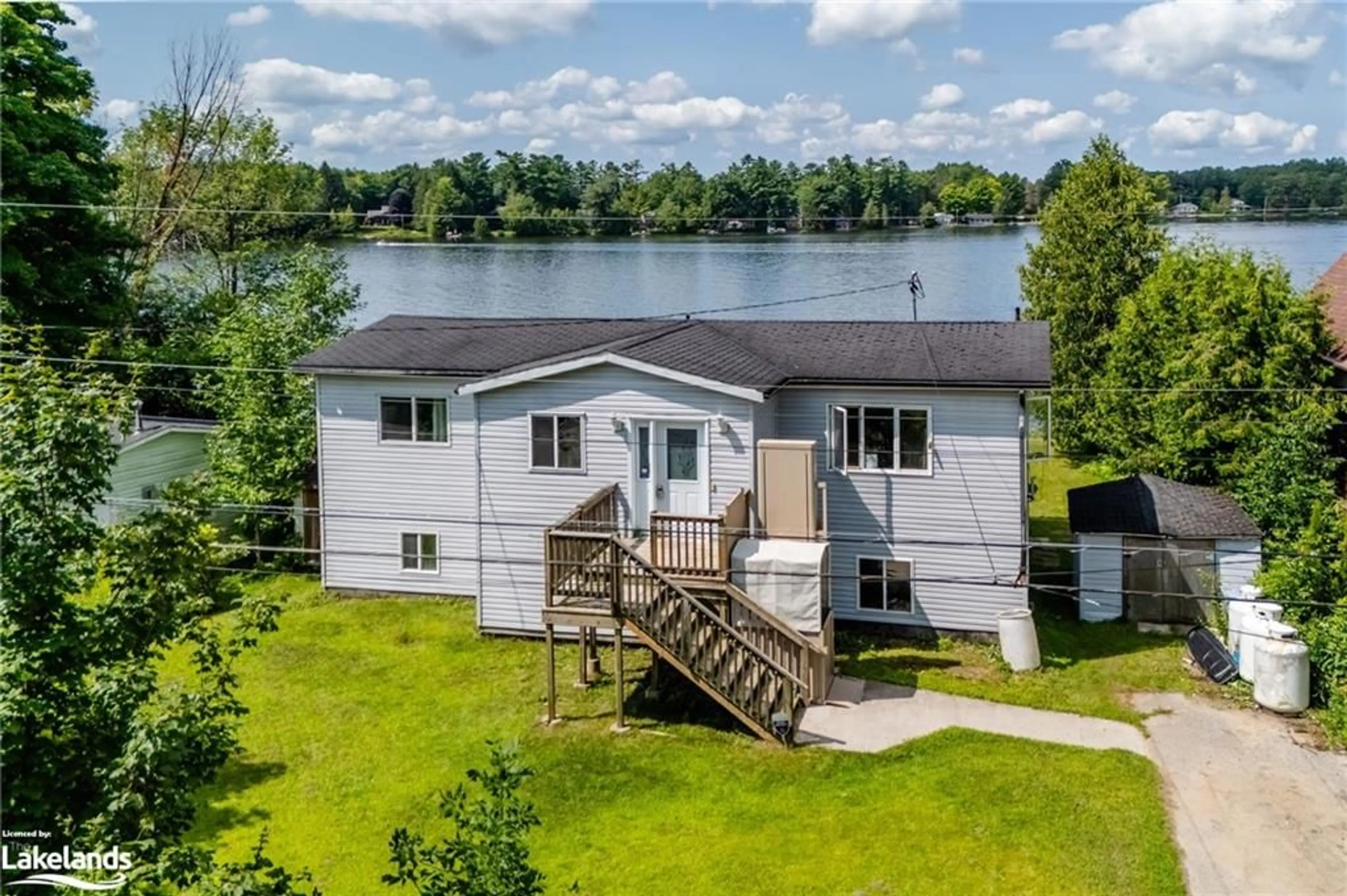 Cottage for 3338 Cox Dr, Severn Ontario L0K 2B0