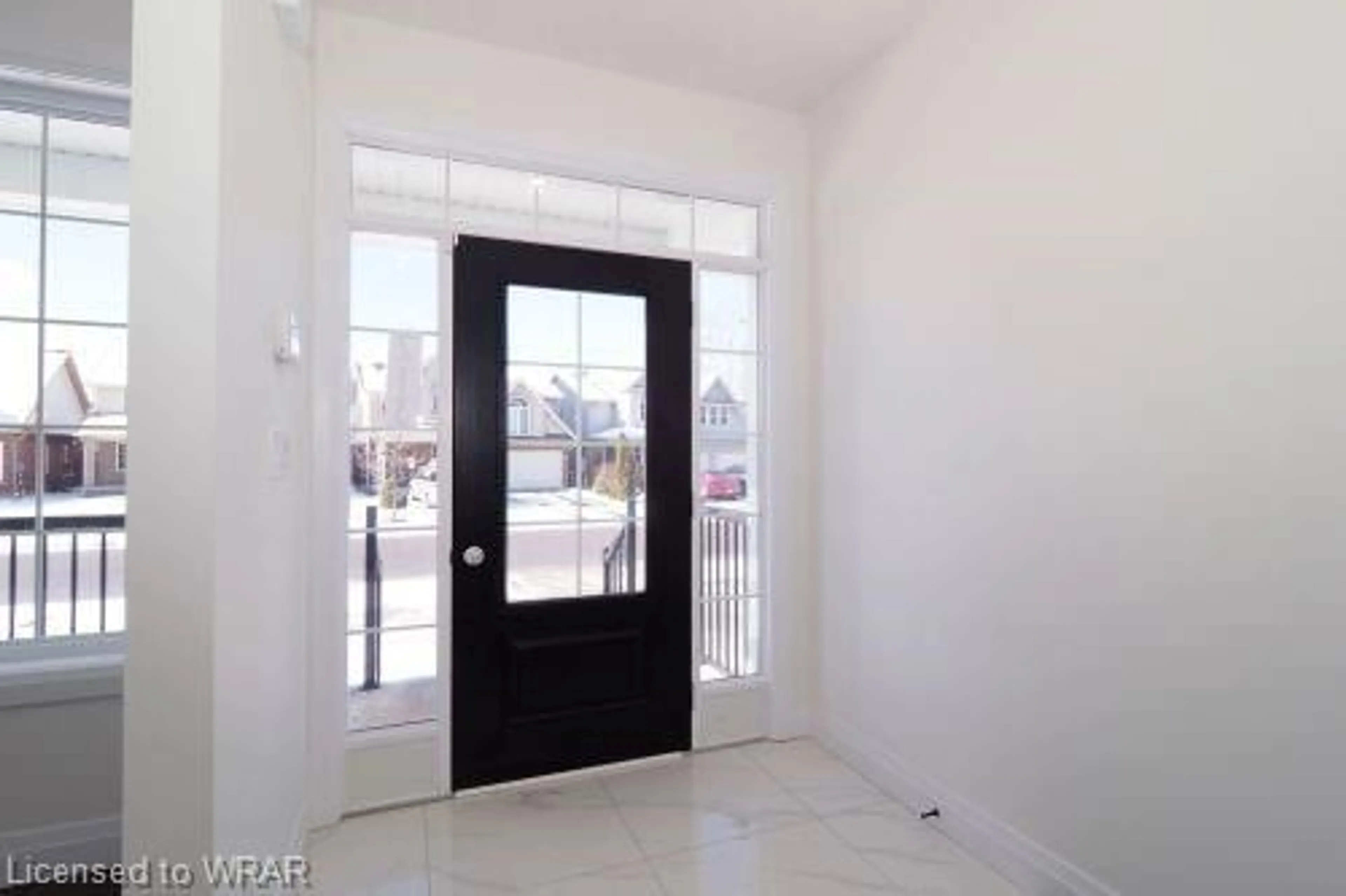 Indoor foyer for 213 Fallowfield Dr, Kitchener Ontario N2C 2T7