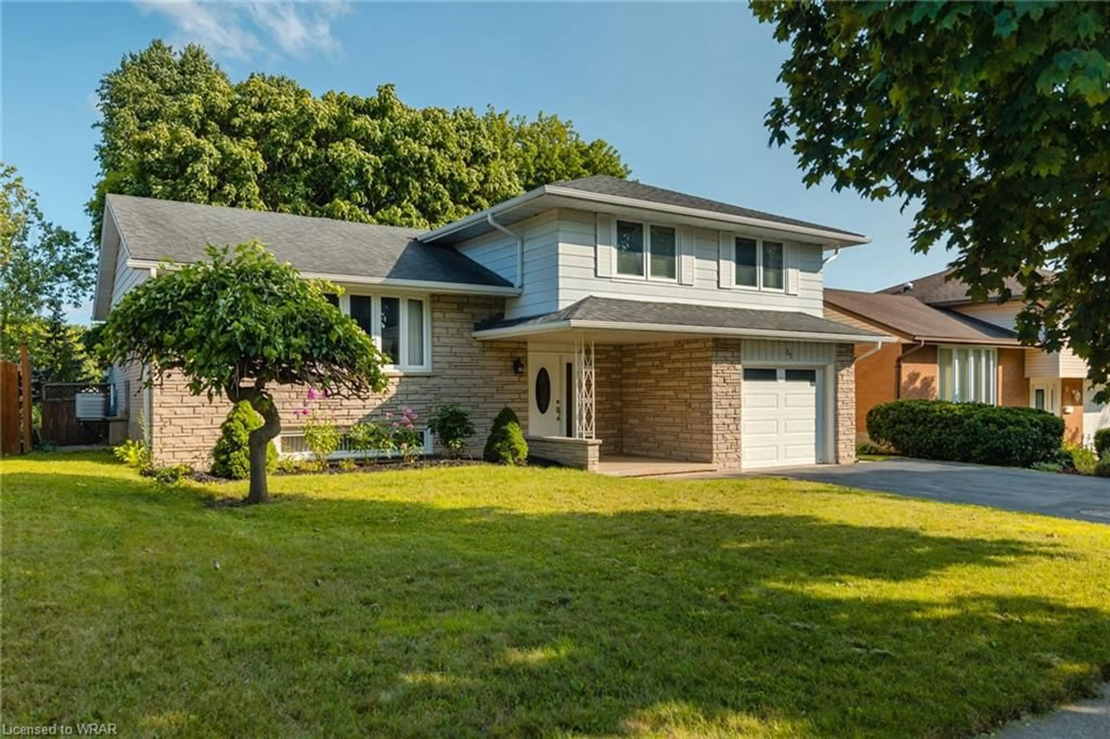 Frontside or backside of a home for 35 Kenora Dr, Kitchener Ontario N2A 2B7