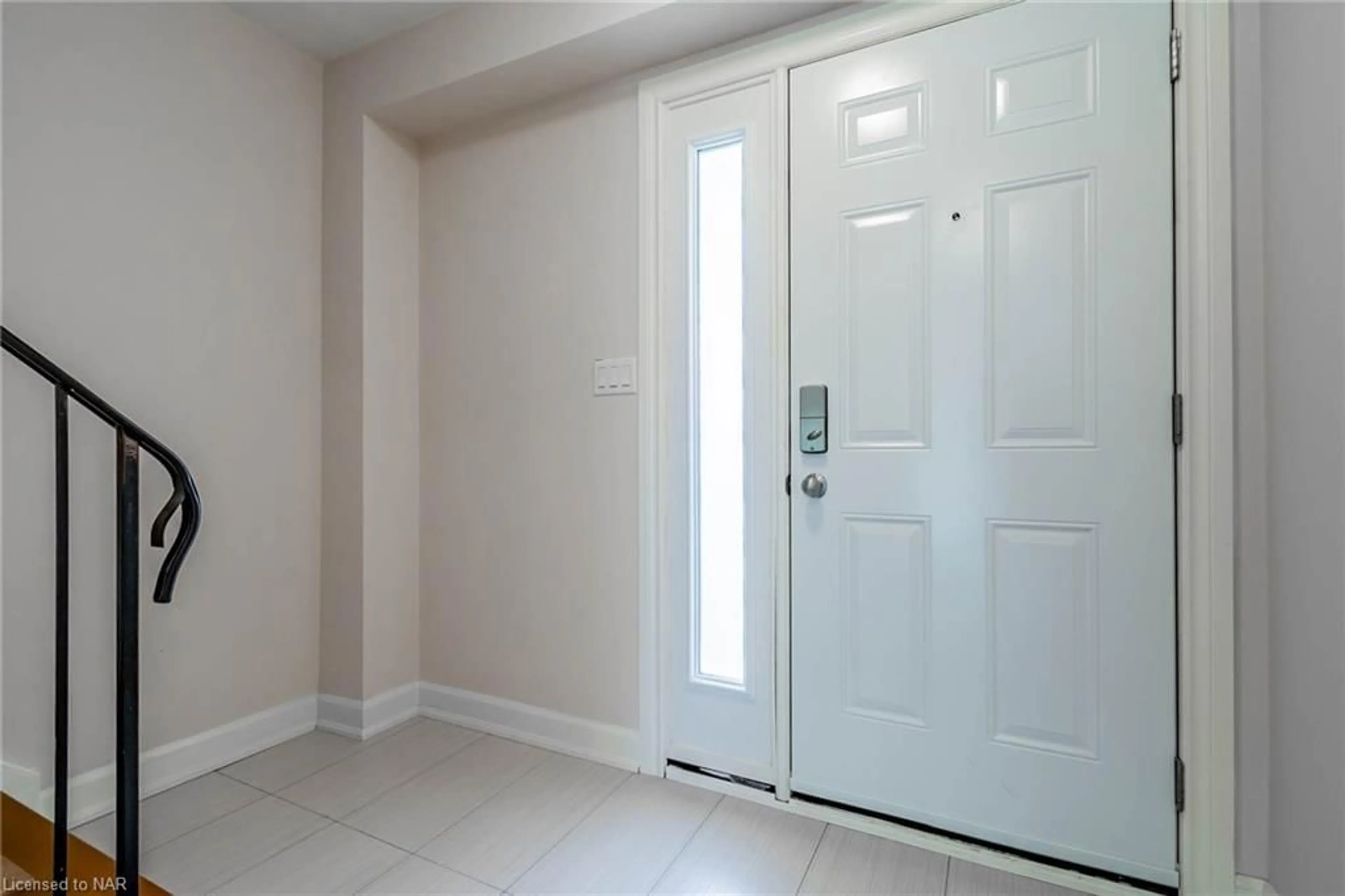 Indoor entryway for 286 Cushman Road Rd #112, St. Catharines Ontario L2M 6R6
