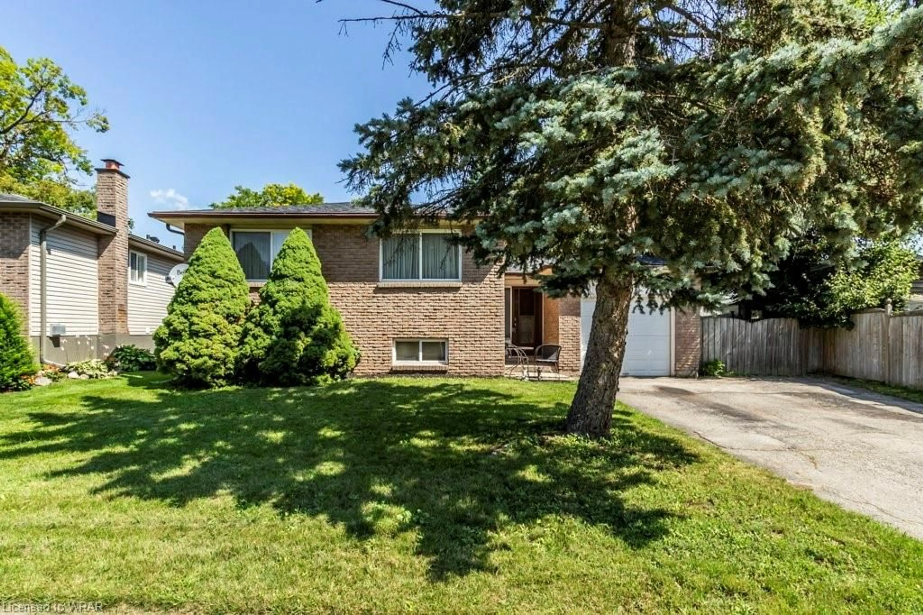 Frontside or backside of a home for 7 Barnicke Dr, Cambridge Ontario N3C 3M7