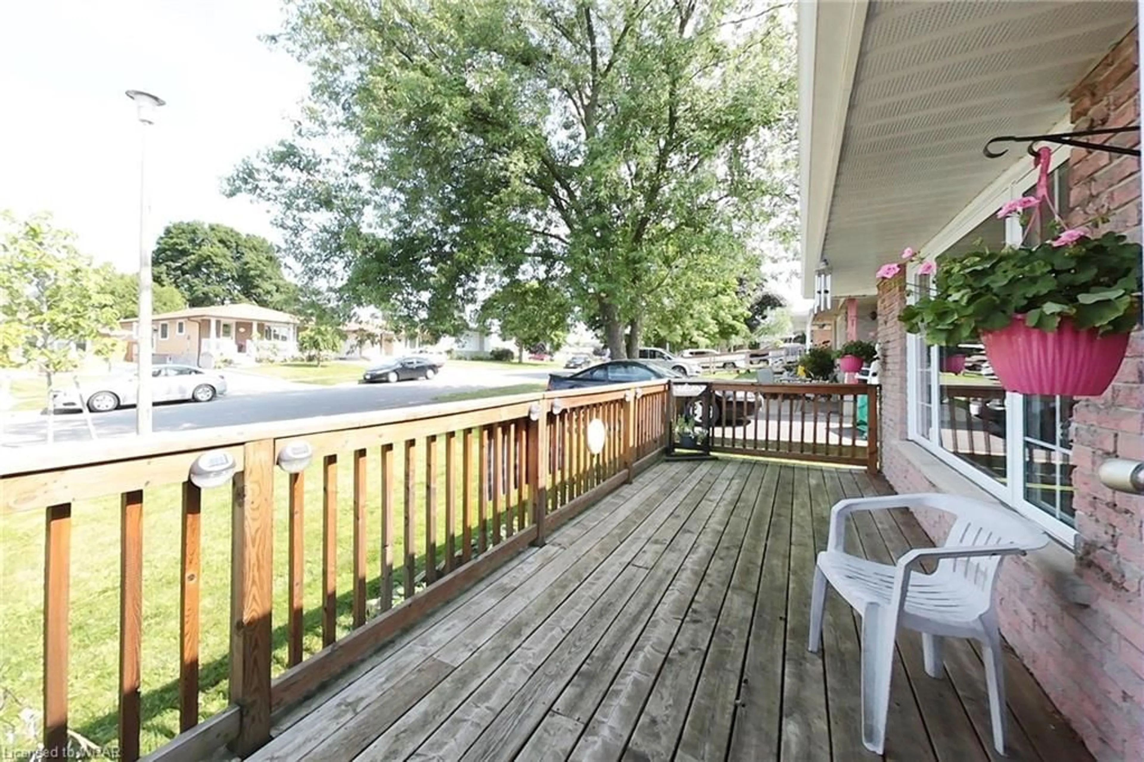 Patio for 32 Greenbrier Rd, Cambridge Ontario N1R 6M9