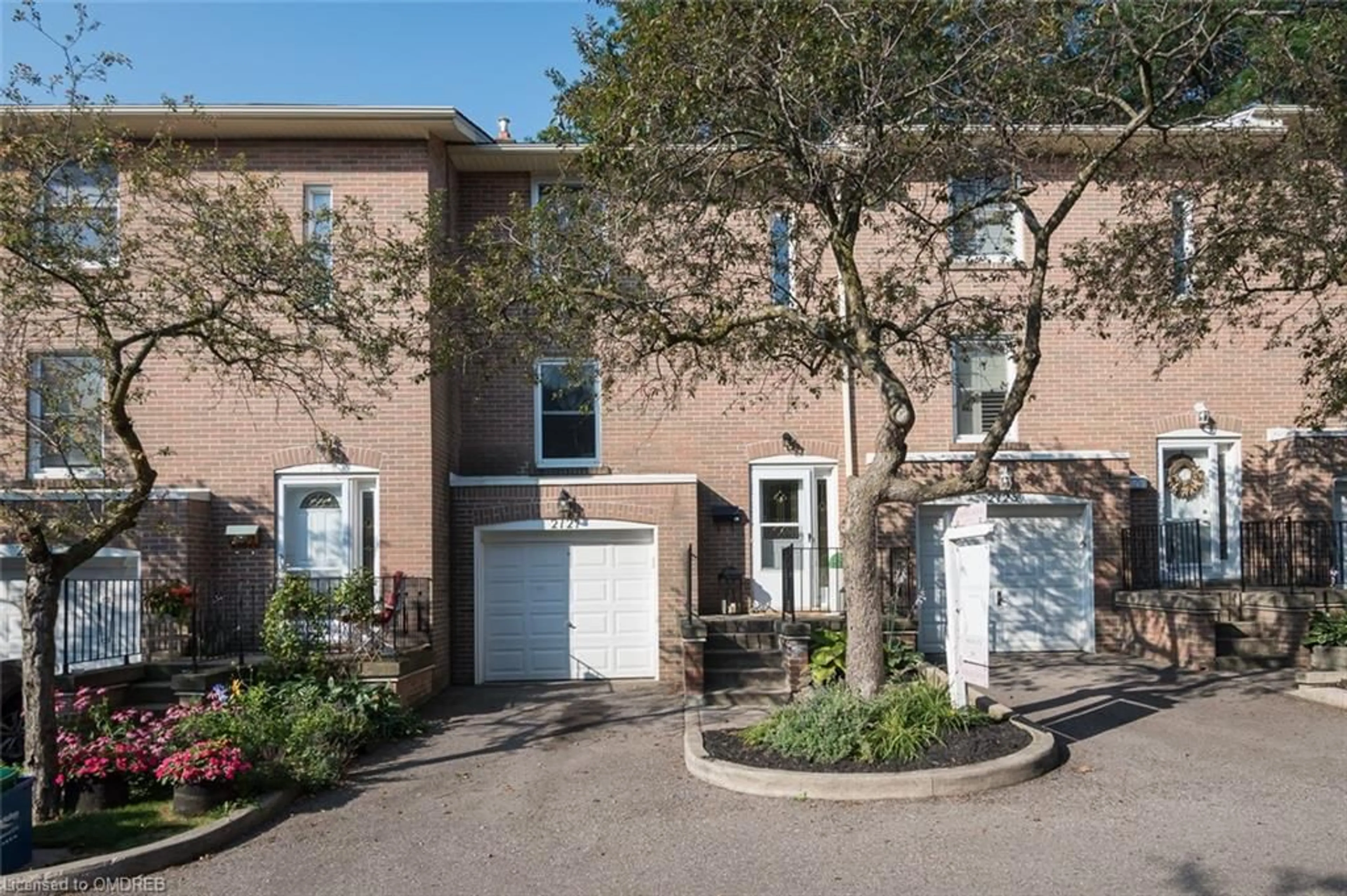 A pic from exterior of the house or condo for 2127 Mountain Grove Ave #65, Burlington Ontario L7P 2H8