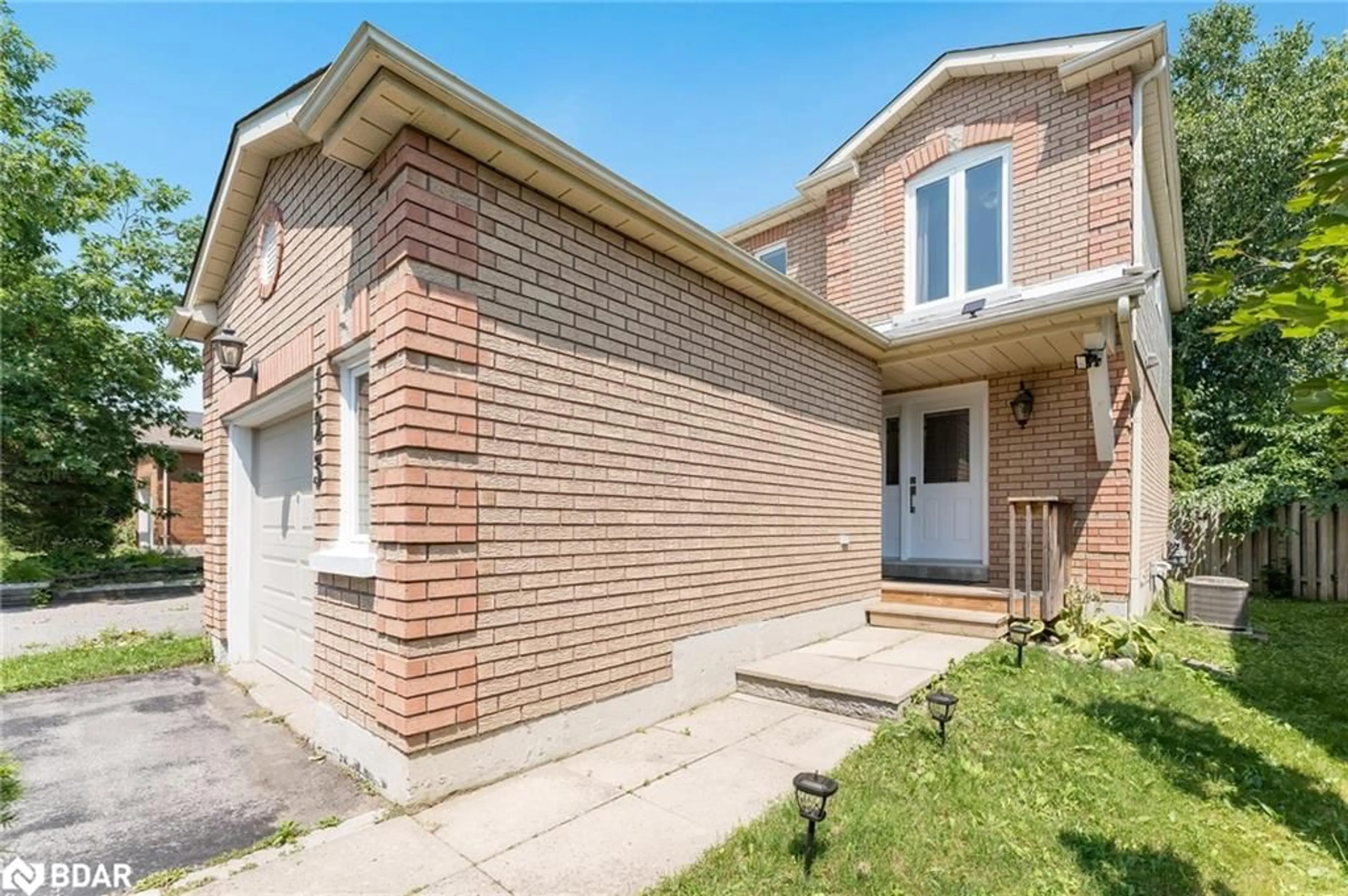 Home with brick exterior material for 123 Laidlaw Dr, Barrie Ontario L4N 7R9