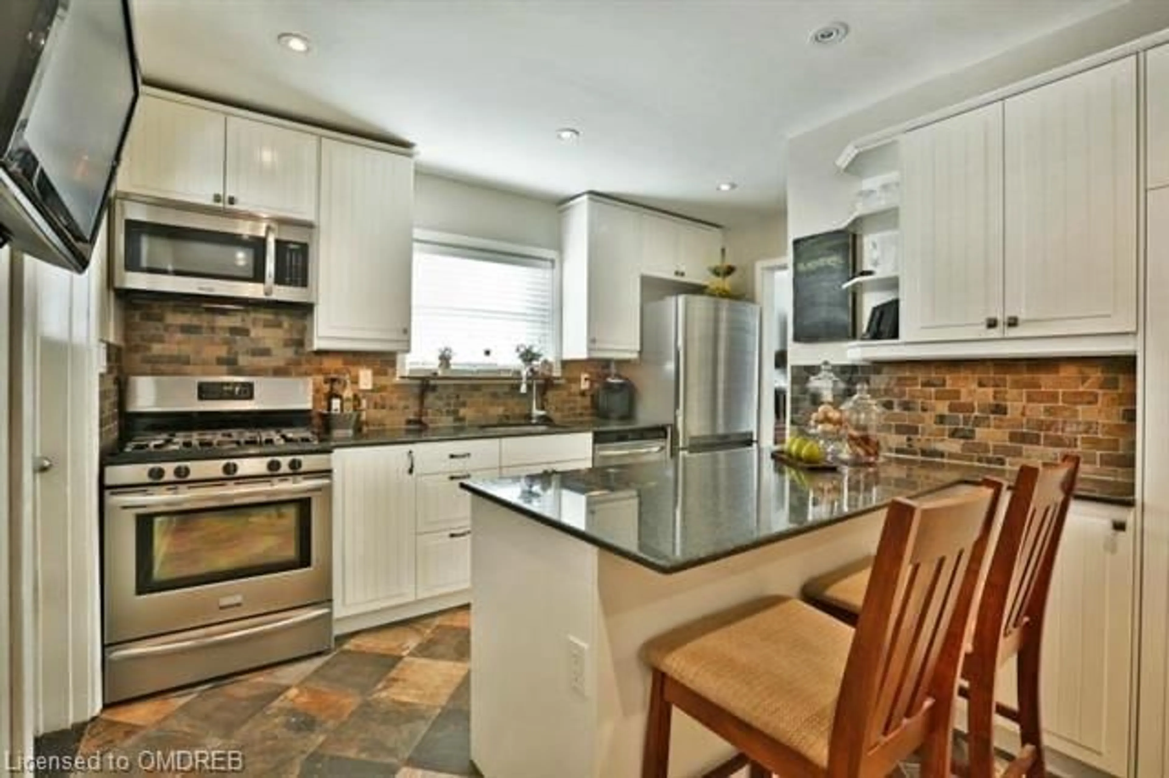 Kitchen for 29 Crescent Rd, Oakville Ontario L6K 1W3