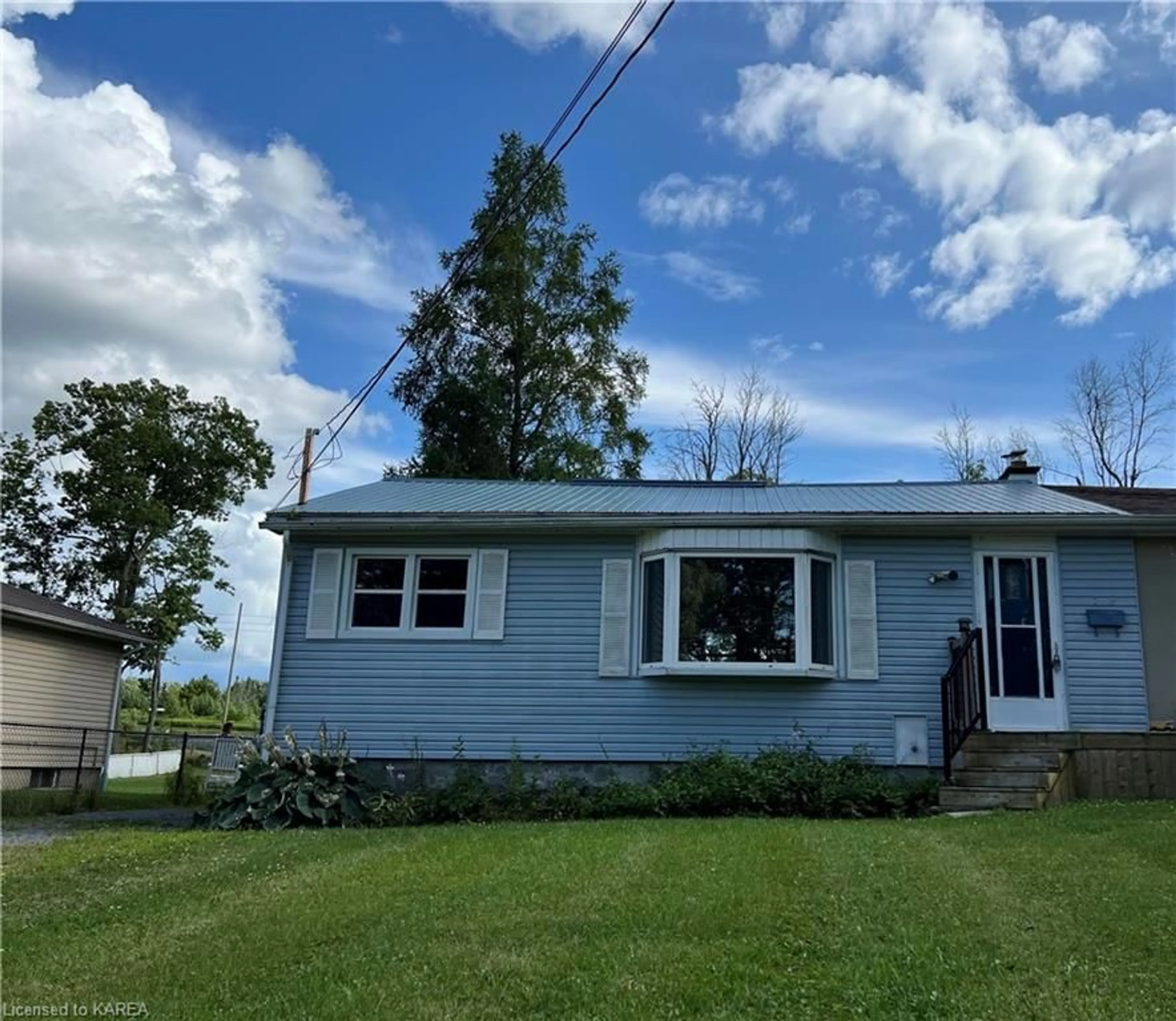 Frontside or backside of a home for 273 Eunice Dr, Kingston Ontario K7M 3M7