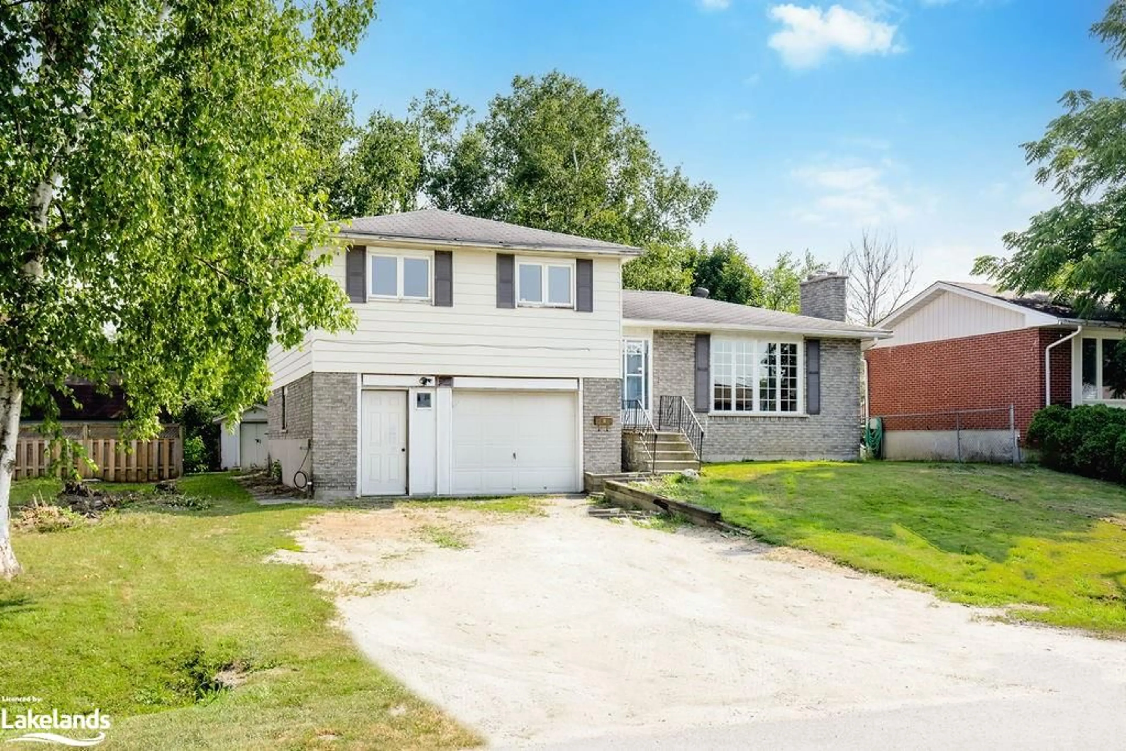 Frontside or backside of a home for 14 Gibbard Cres, Collingwood Ontario L9Y 2C1