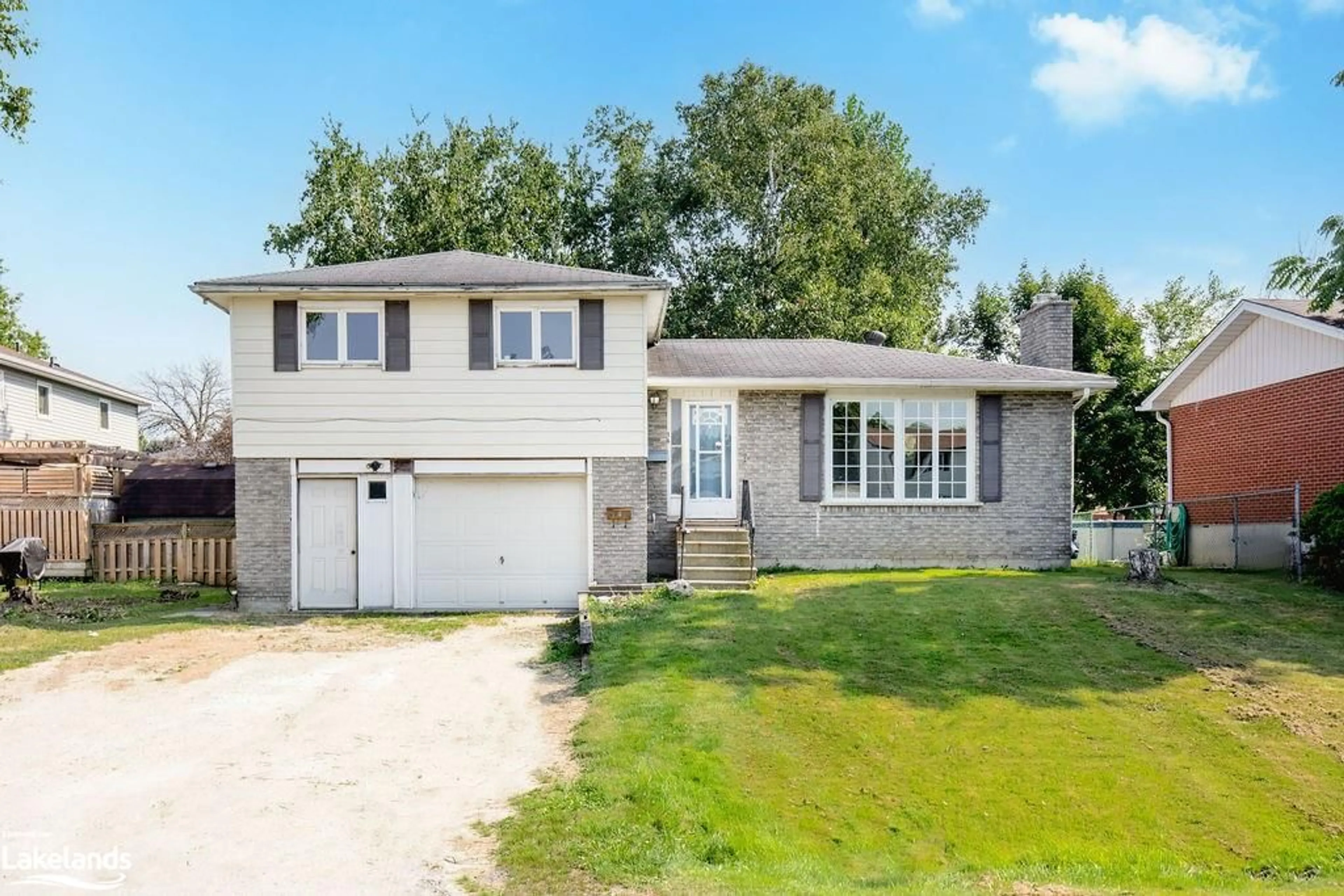 Frontside or backside of a home for 14 Gibbard Cres, Collingwood Ontario L9Y 2C1