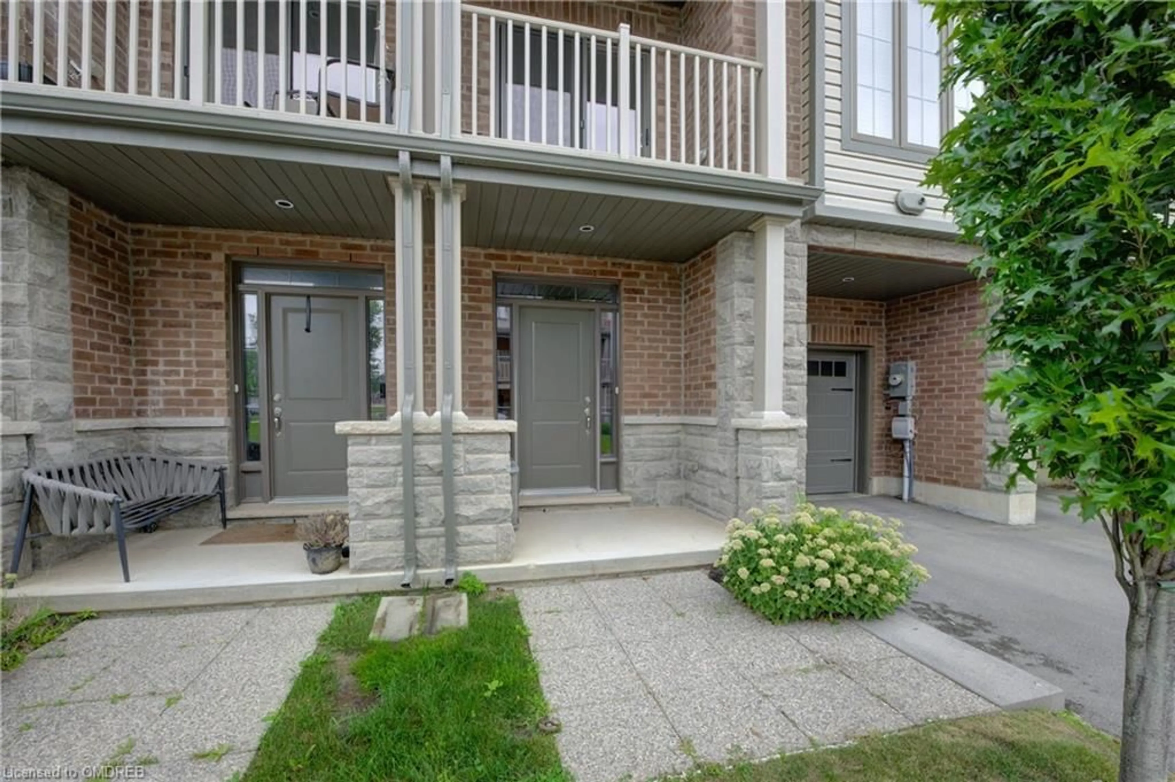 A pic from exterior of the house or condo for 3 Ridgeside Lane, Waterdown Ontario L0R 2H1