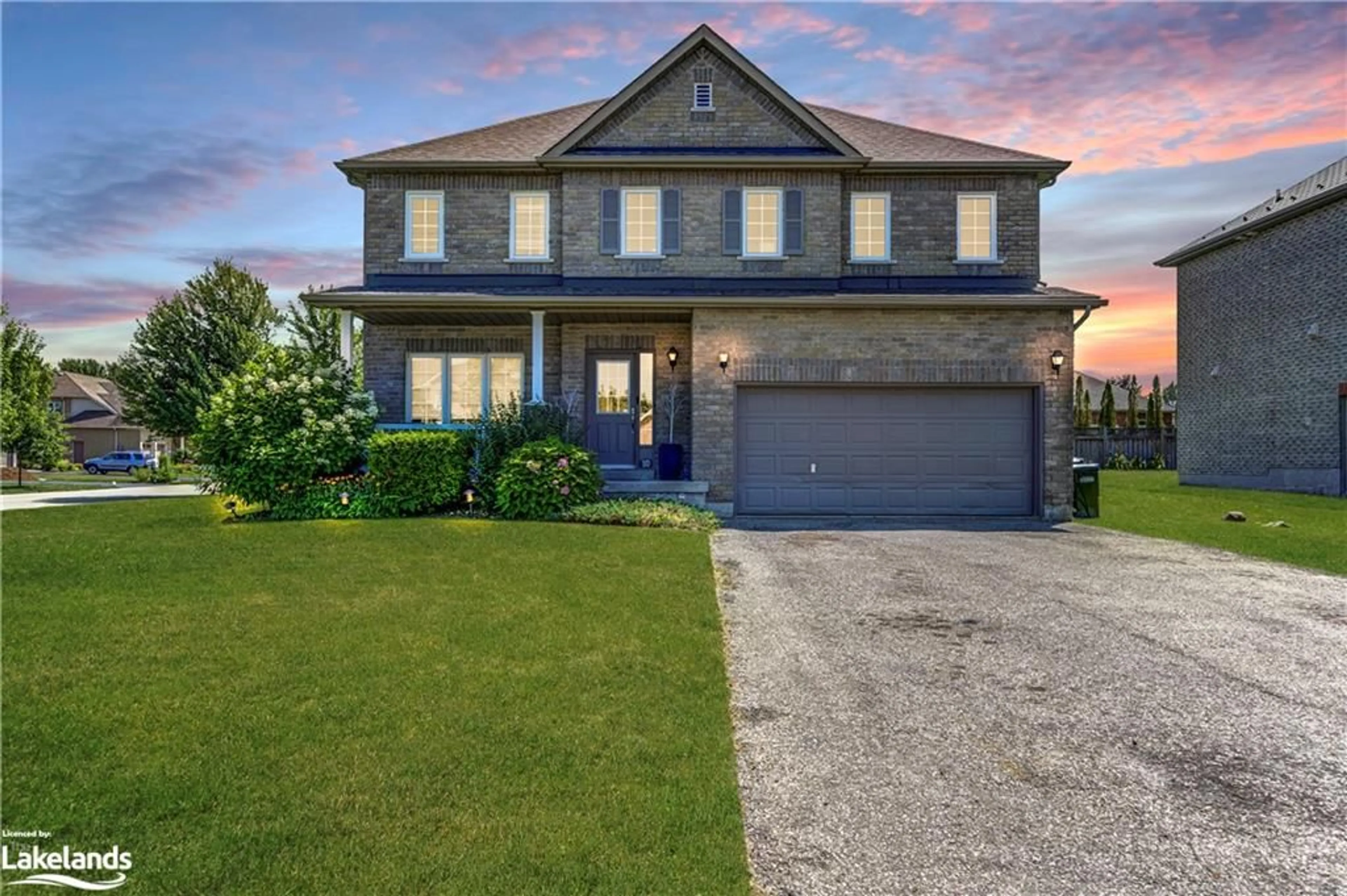 Frontside or backside of a home for 10 Mair Mills Dr, Collingwood Ontario L9Y 0A8