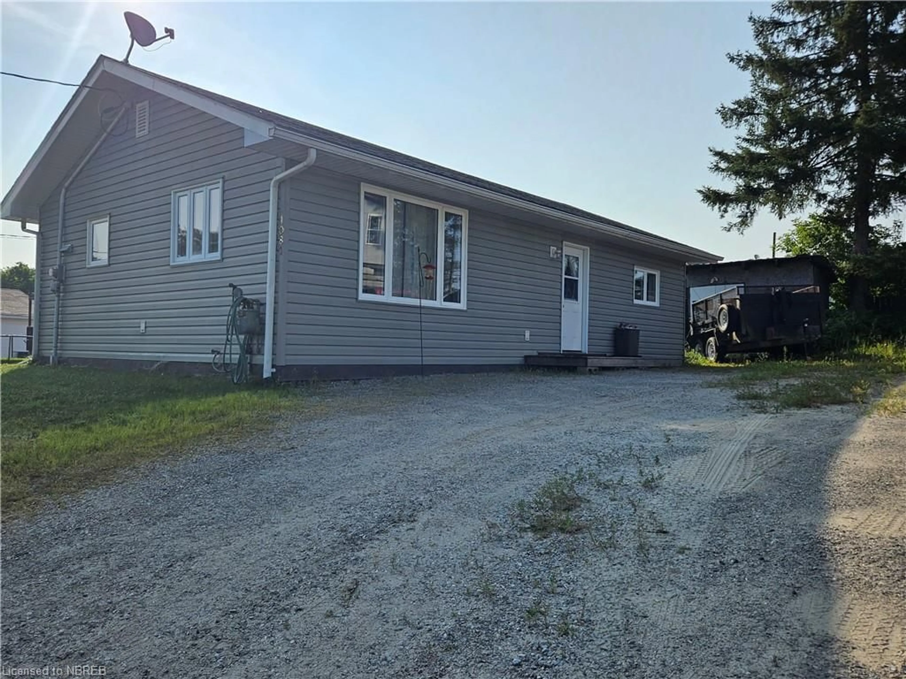 Outside view for 1081 Lily St, Mattawa Ontario P0H 1V0