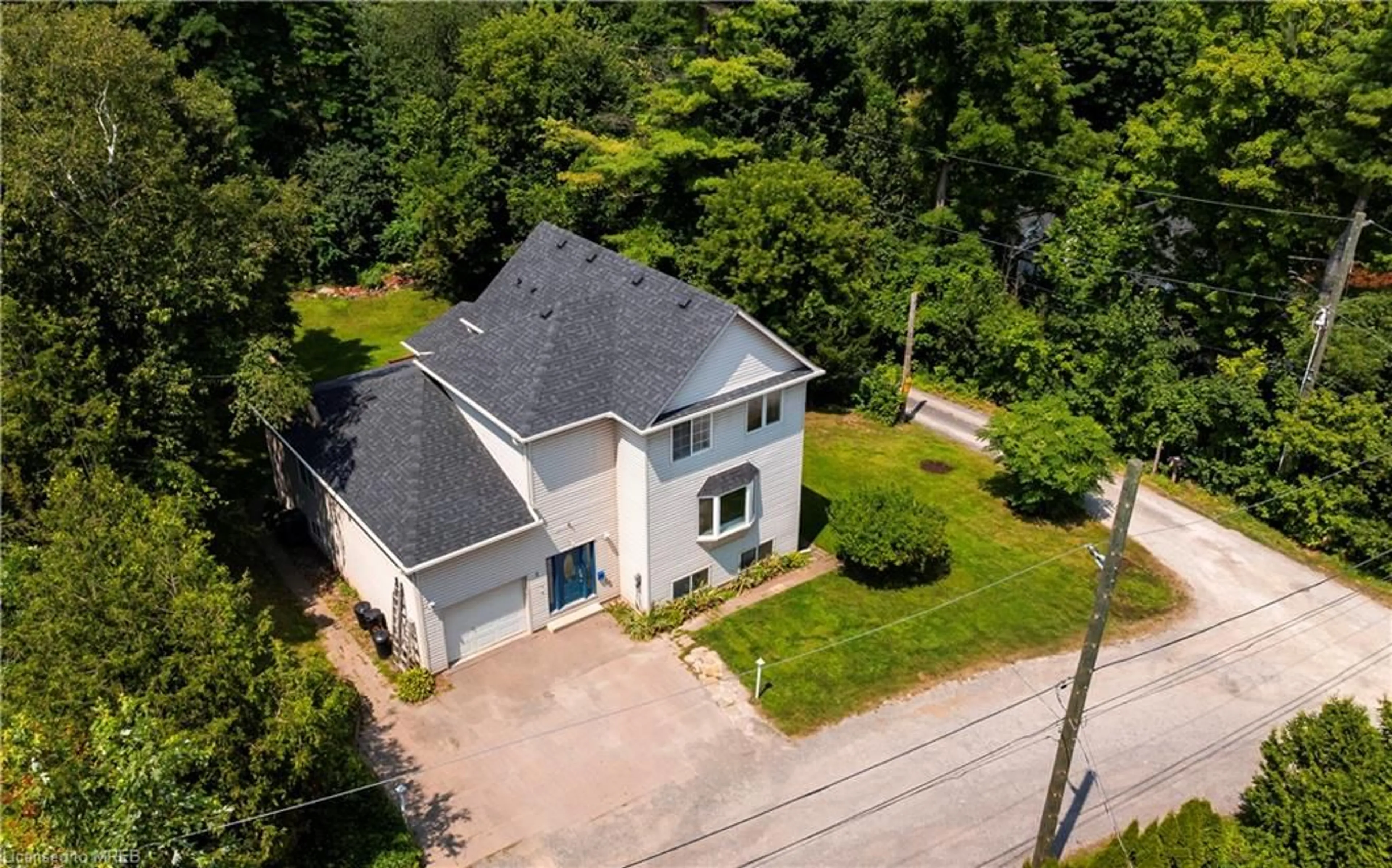 Frontside or backside of a home for 3 Bennett Pl, Halton Hills Ontario L7G 2X8