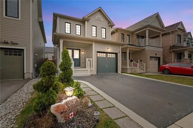 8016 Blue Ash Lane, Niagara Falls 3